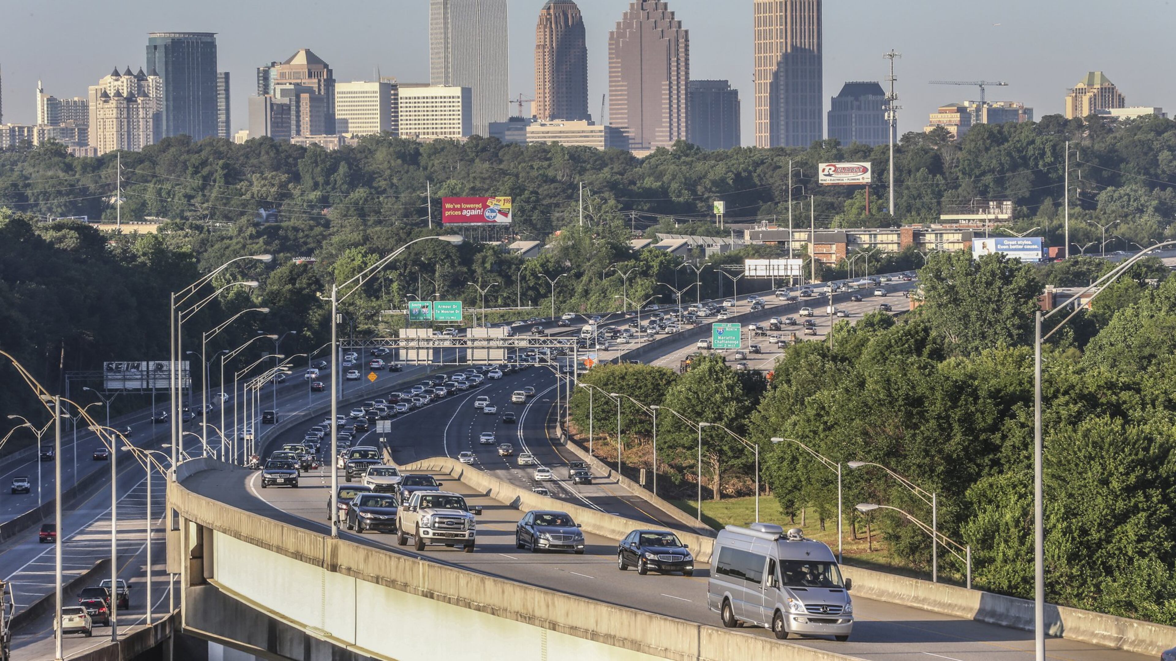 May 15, 2017 Atlanta: Between 2016 and 2017, the Atlanta region grew by 89,013 people to a total of 5.8 million. JOHN SPINK/JSPINK@AJC.COM