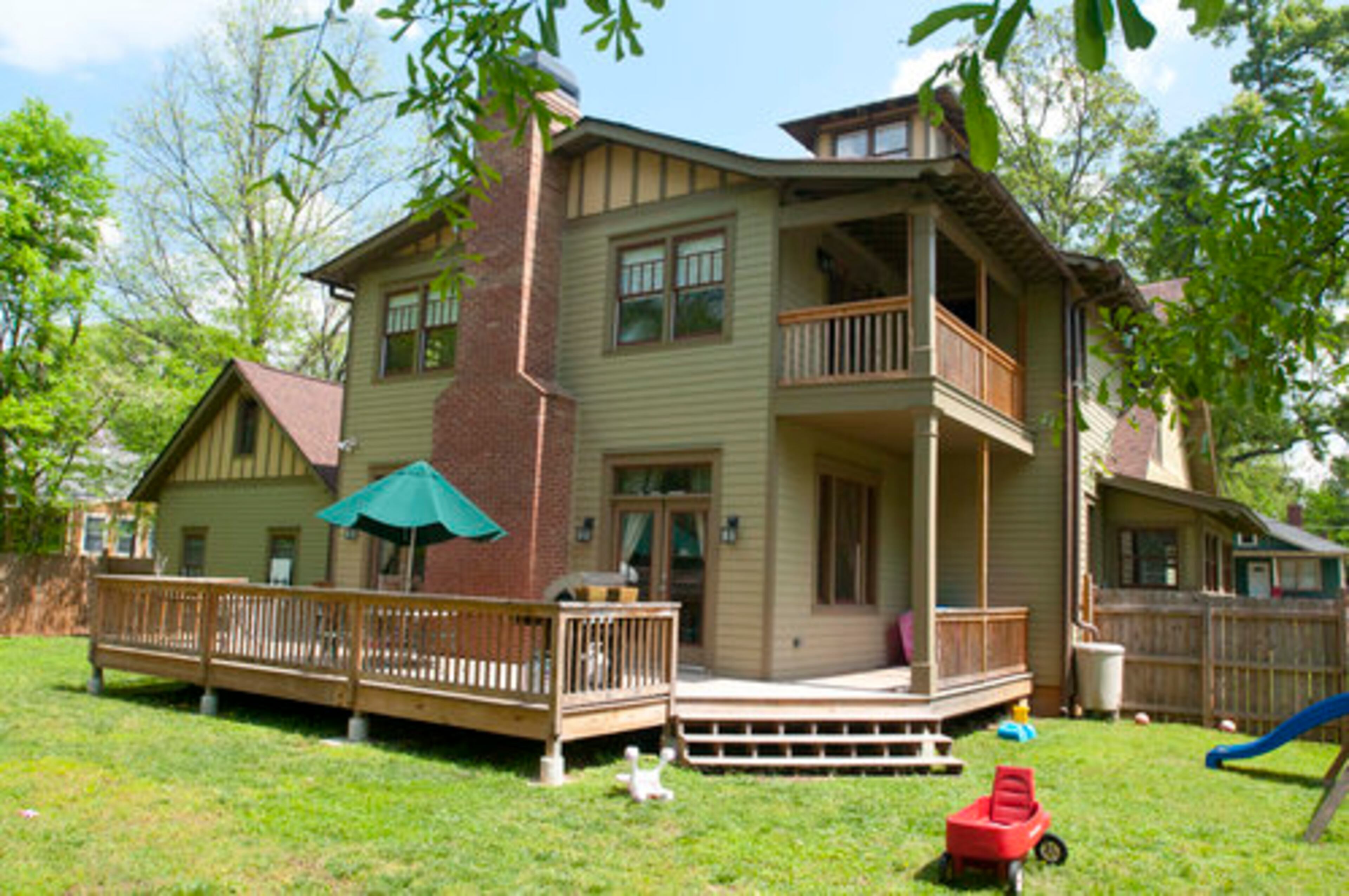 Philip and Alejandra Martinez Dunphy's home in west Midtown was built in the 1920s. They added many eco-friendly elements, such as barrels to collect rainwater for use in the vegetable garden. Another distinguishing feature is the 12-foot front porch.