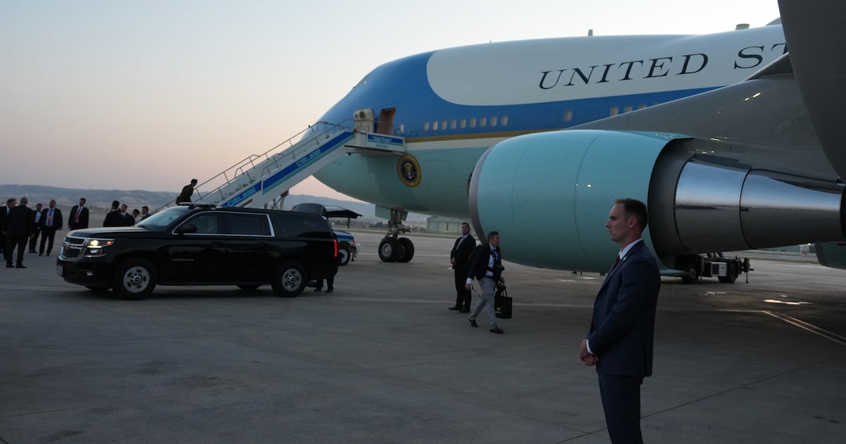 In a surprise swap, Trump flies back from Turkey in an old Air Force One, not the Qatari-gifted jet
