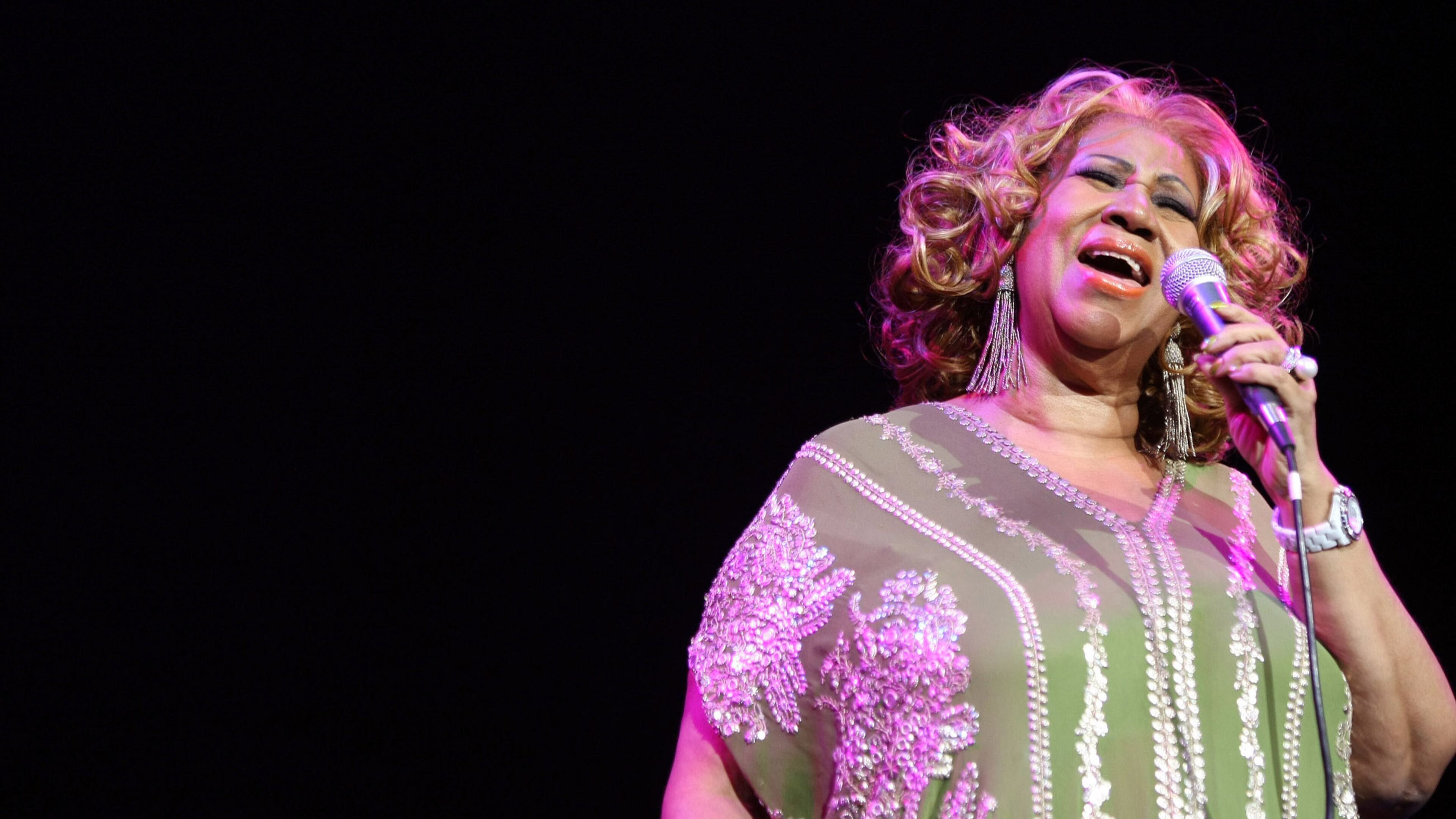 NEW YORK, NY - FEBRUARY 18: Aretha Franklin performs at Radio City Music Hall on February 18, 2012 in New York City. (Photo by Neilson Barnard/Getty Images)