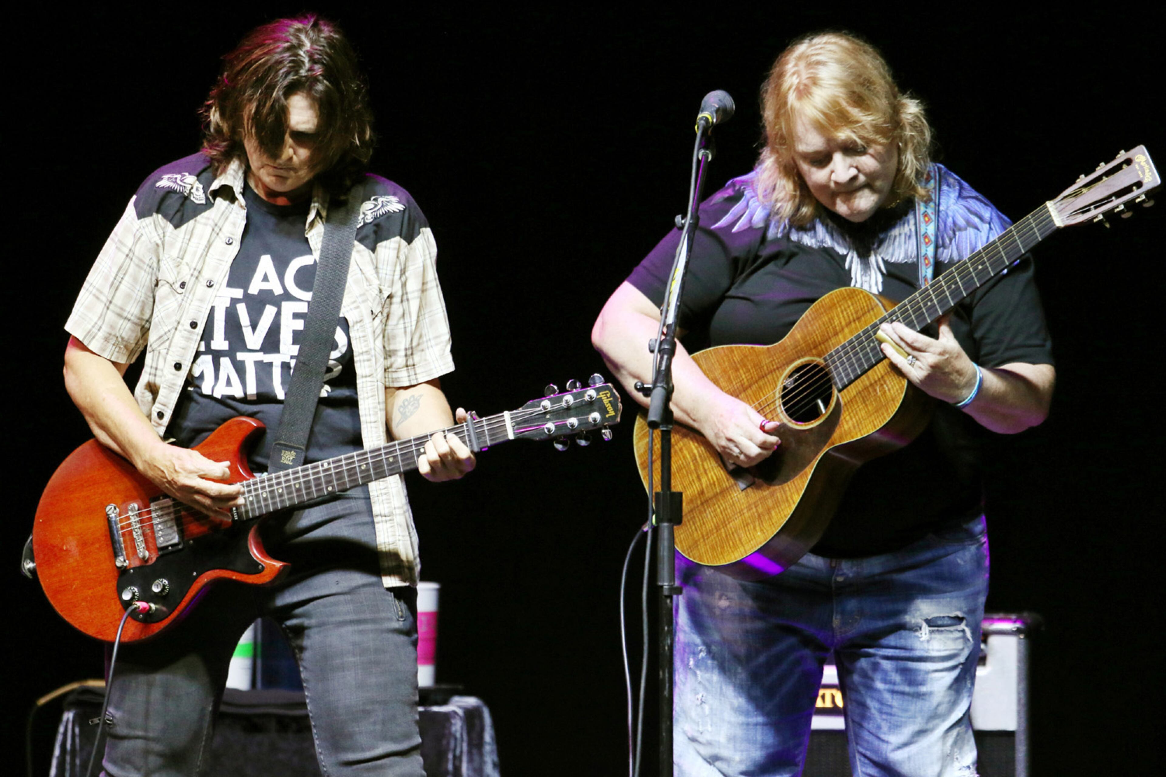 Atlanta's Indigo Girls performed on Thursday night, June 9 at Cadence Bank Amphitheatre at Chastain Park.
Robb Cohen for the Atlanta Journal-Constitution
