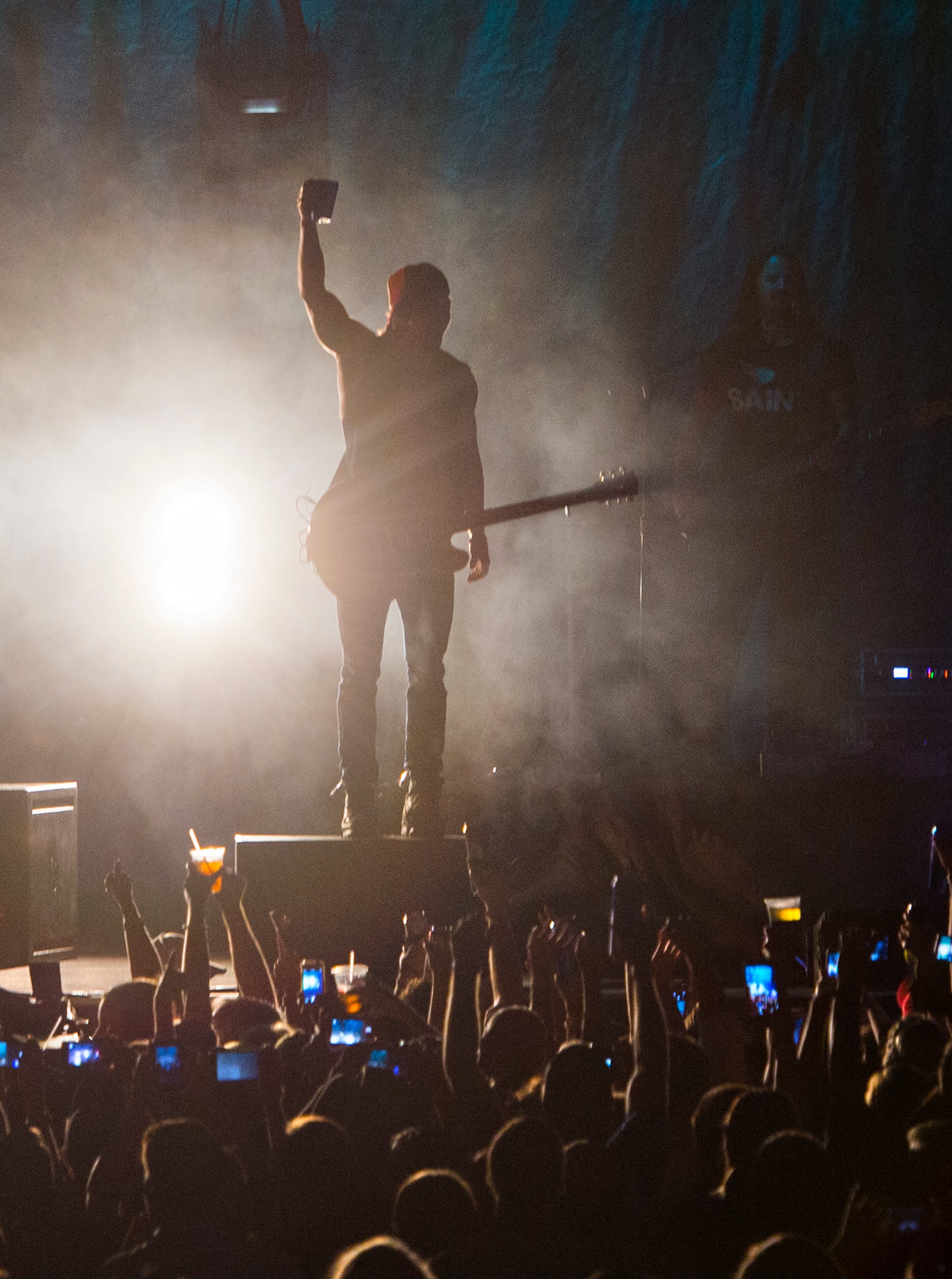 September 19, 2015 Alpharetta - Kip Moore comes out on stage at Verizon Wireless Amphitheatre in Alpharetta during the 94.9 The Bull's Big Country Fan Jam on Saturday, September 19, 2015. JONATHAN PHILLIPS / SPECIAL