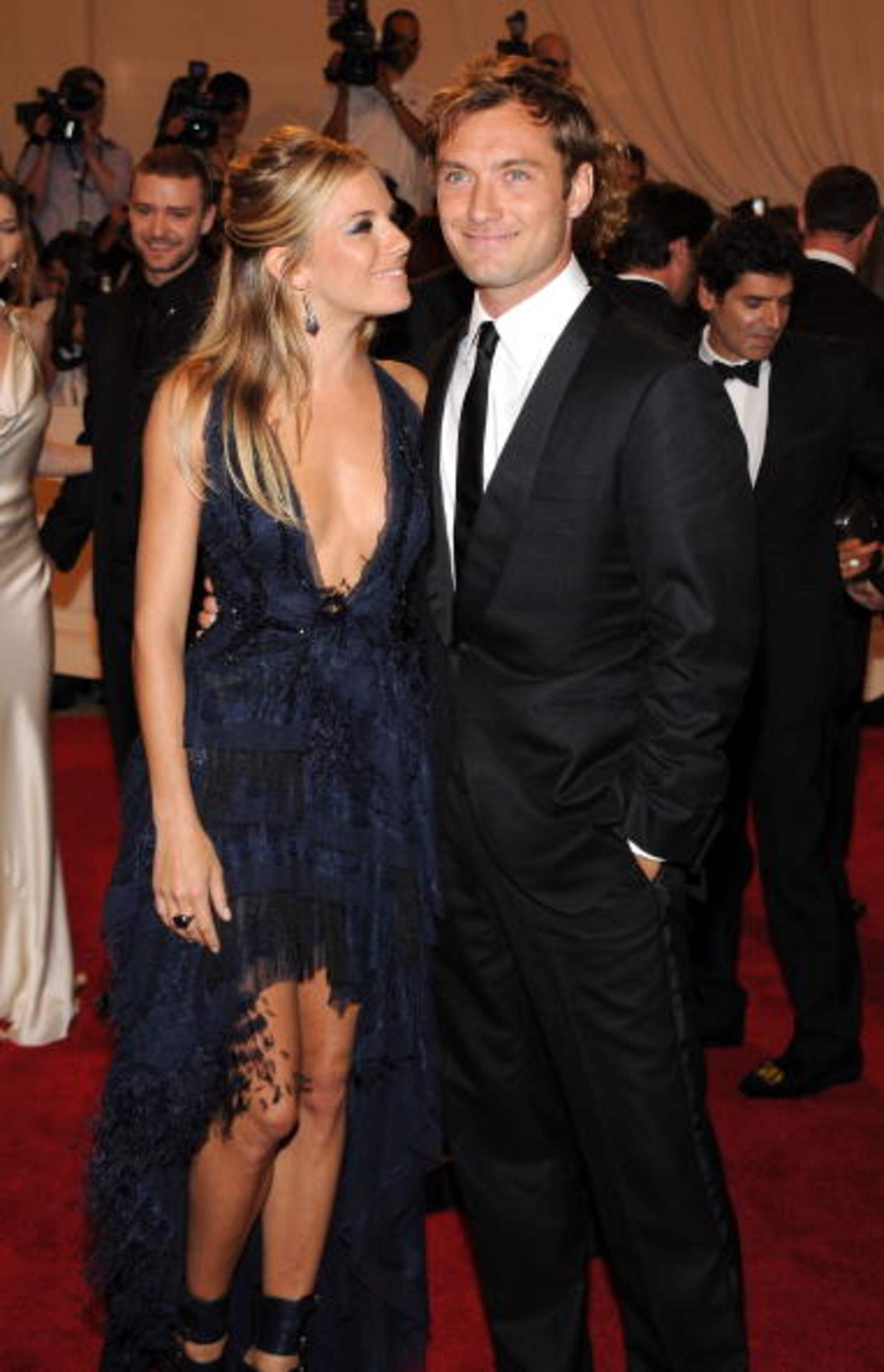 NEW YORK - MAY 03: Actors Sienna Miller and Jude Law attend the Costume Institute Gala Benefit to celebrate the opening of the "American Woman: Fashioning a National Identity" exhibition at The Metropolitan Museum of Art on May 3, 2010 in New York City. (Photo by Larry Busacca/Getty Images)