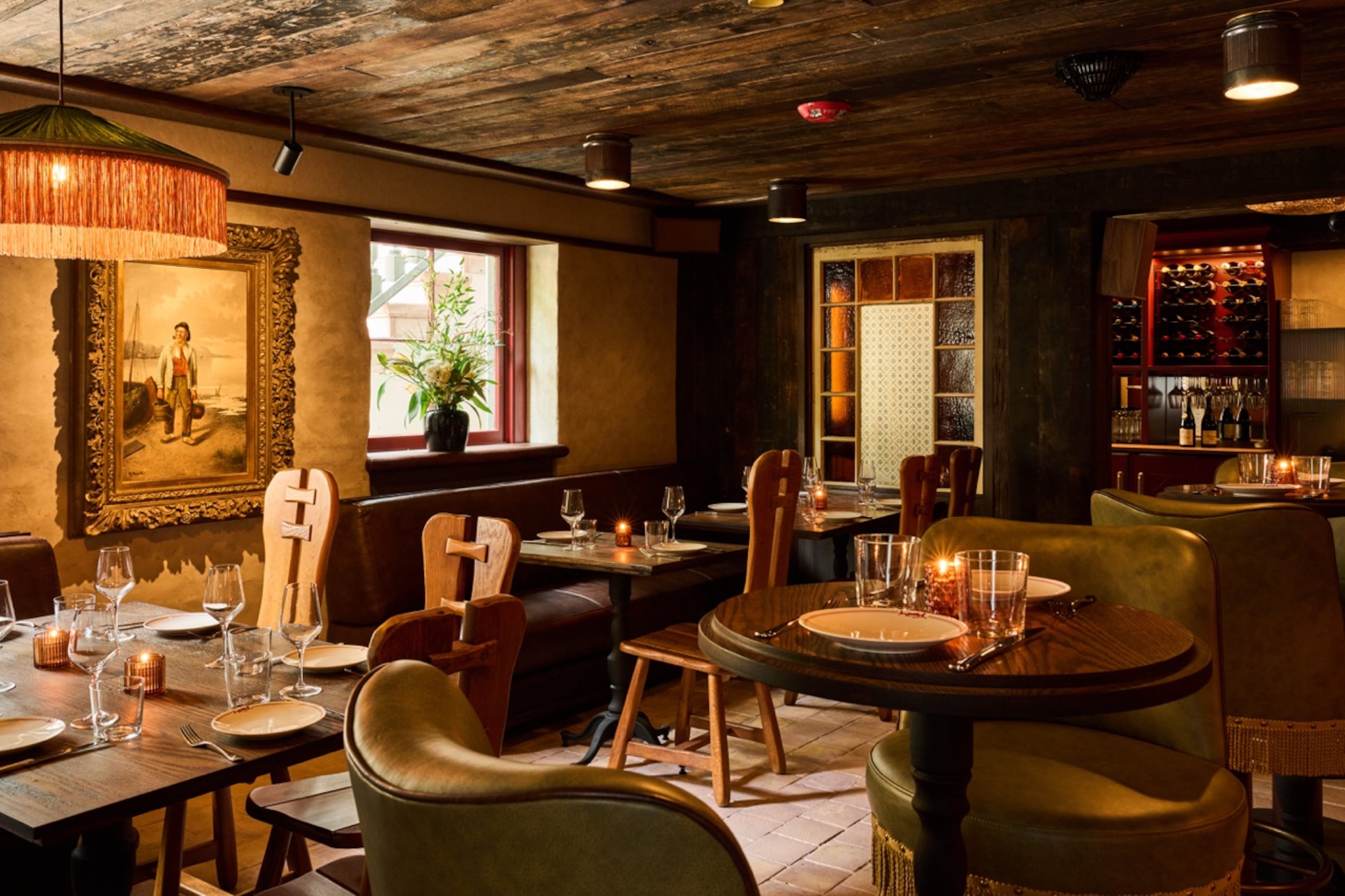 The dining room at Lester's in Savannah. (Courtesy of Peter Frank Edwards)