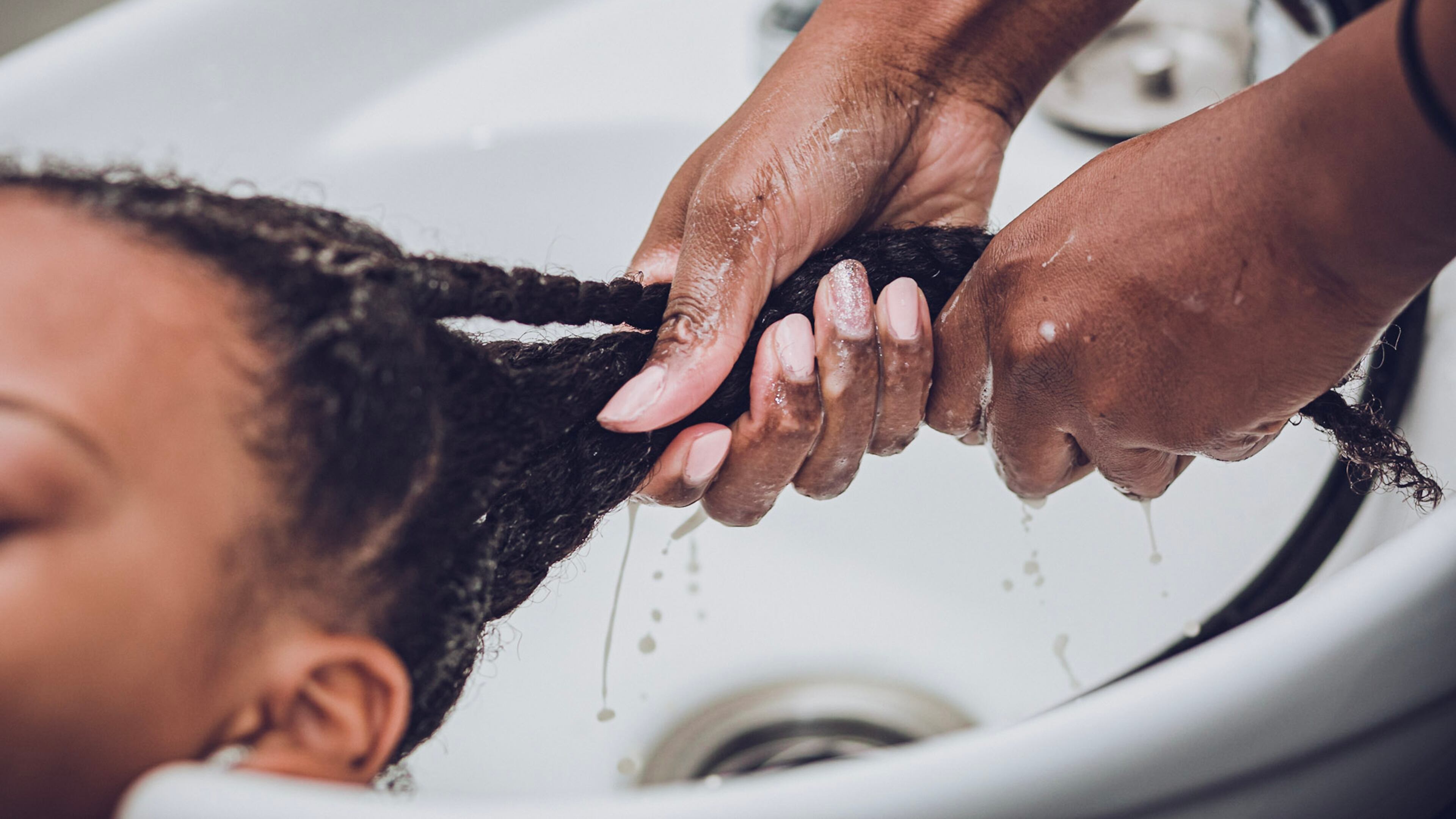 "Wash Day (Kameron)" by Tomesha Faxio.
Courtesy of Mint Gallery