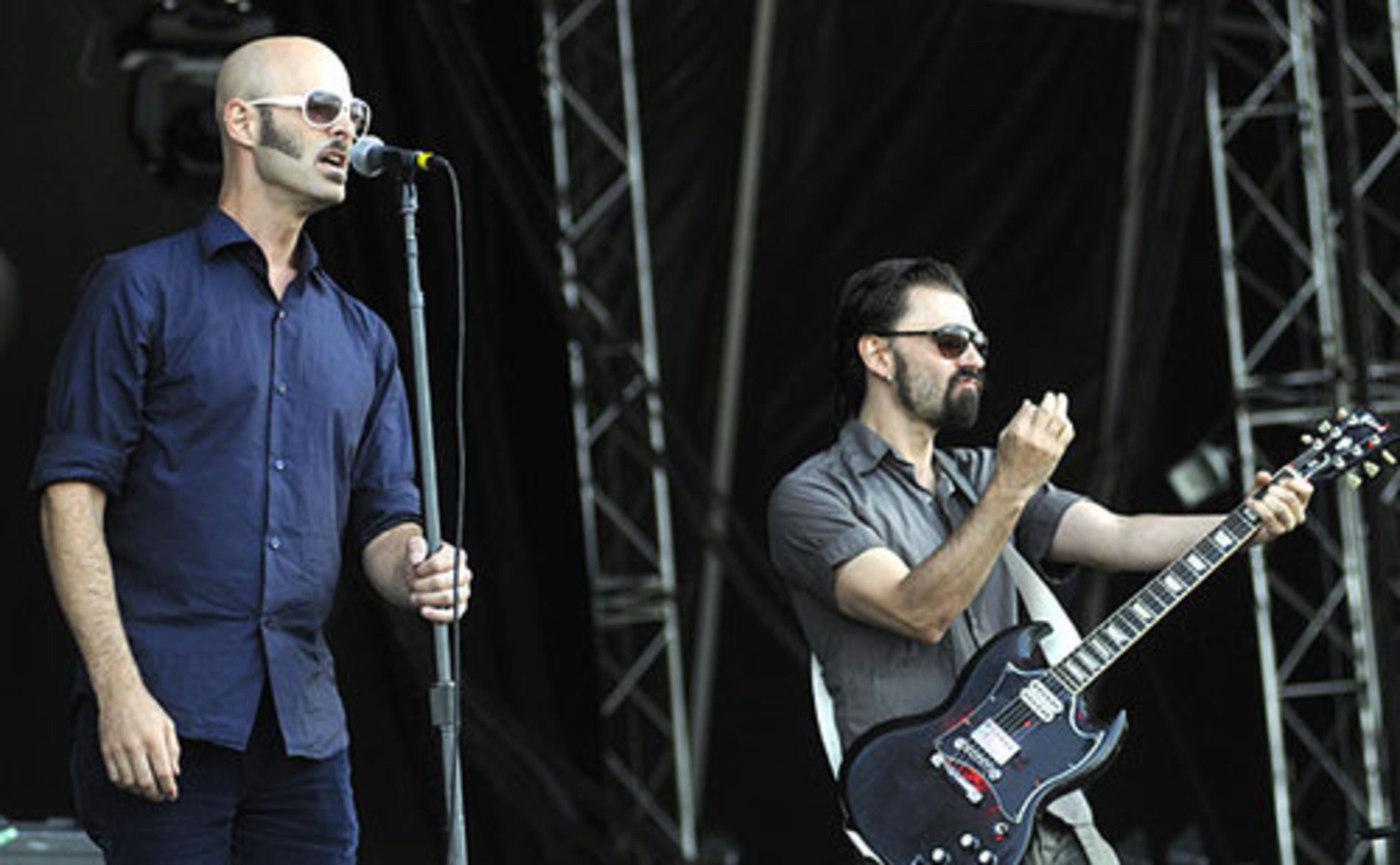 Craig Wedron, left, and Chris Matthews of Shudder to Think perform at the Virgin Mobile Festival.