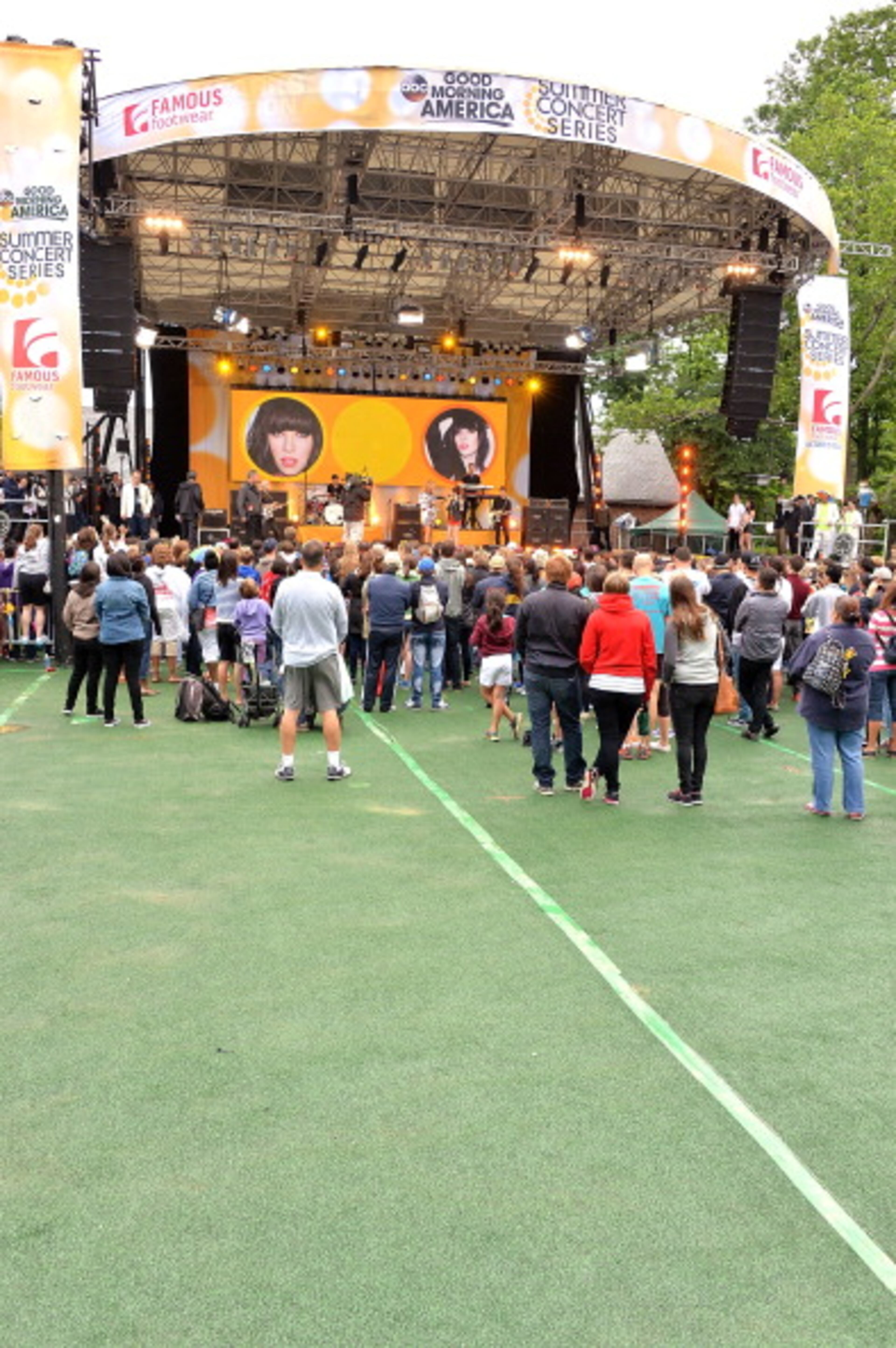 NEW YORK, NY - JUNE 14: Singer Carly Rae Jepsen performs on ABC's "Good Morning America" at Rumsey Playfield on June 14, 2013 in New York City. (Photo by Andrew H. Walker/Getty Images)