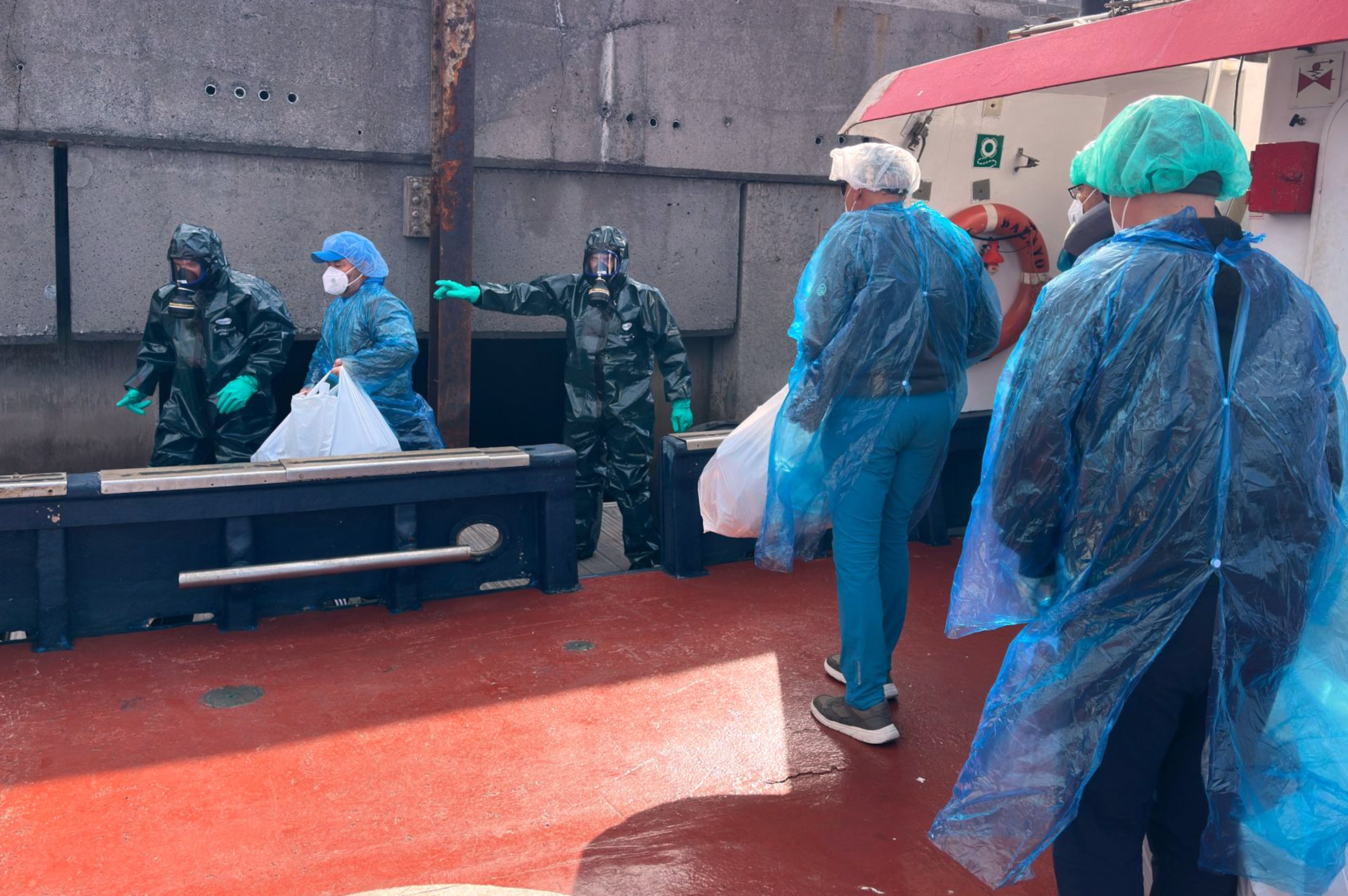 APTOPIX Spain Hantavirus Ship
