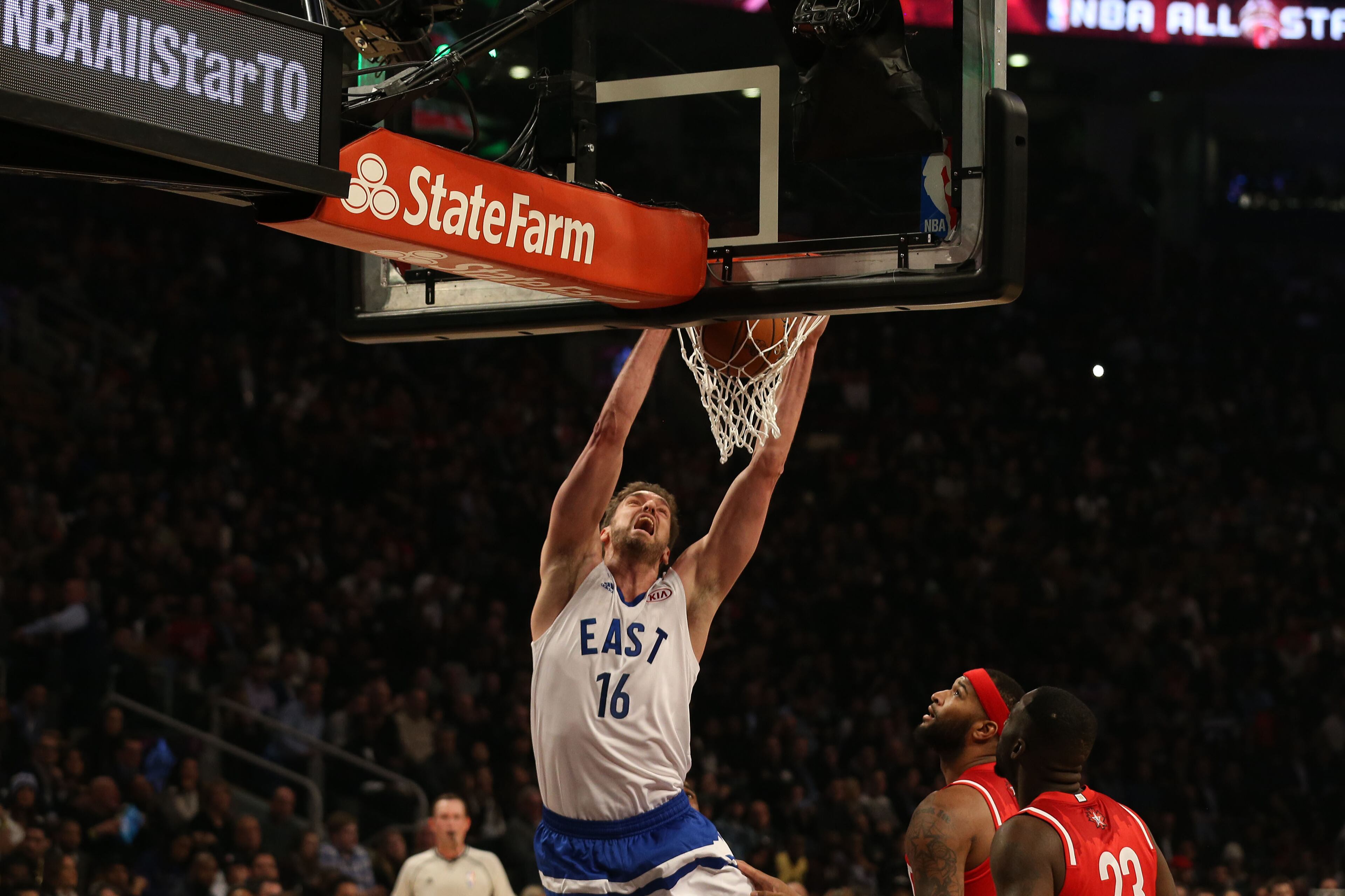 TORONTO, CANADA - FEBRUARY 14: Pau Gasol #16 of the Eastern Conference dunks during the 2016 NBA All-Star Game on February 14, 2016 at the Air Canada Centre in Toronto, Ontario, Canada. (Photo by Dave Sandford/NBAE via Getty Images)