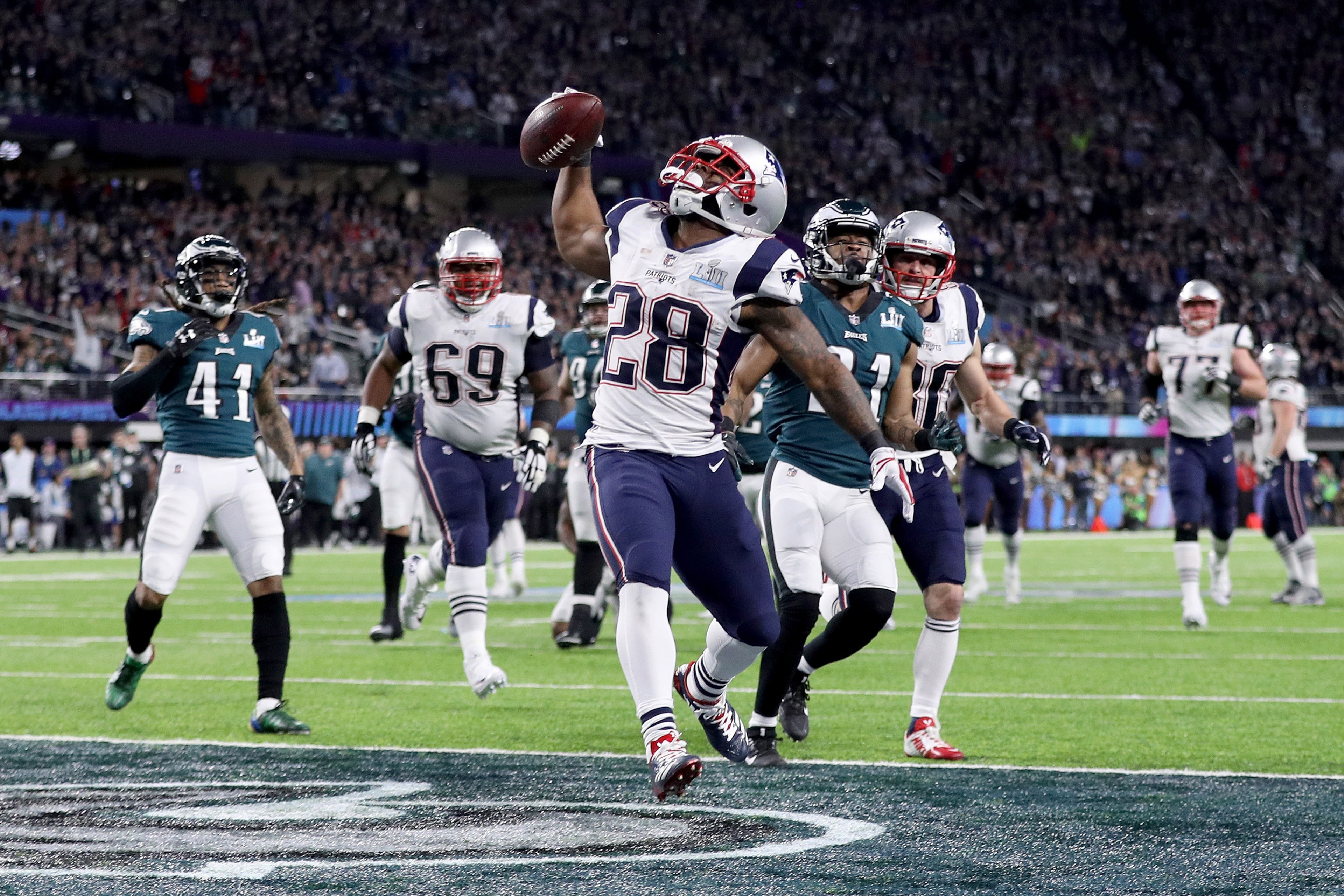 MINNEAPOLIS, MN - FEBRUARY 04: James White #28 of the New England Patriots reacts after a 26-yard touchdown run against the Philadelphia Eagles during the second quarter in Super Bowl LII at U.S. Bank Stadium on February 4, 2018 in Minneapolis, Minnesota. (Photo by Patrick Smith/Getty Images)