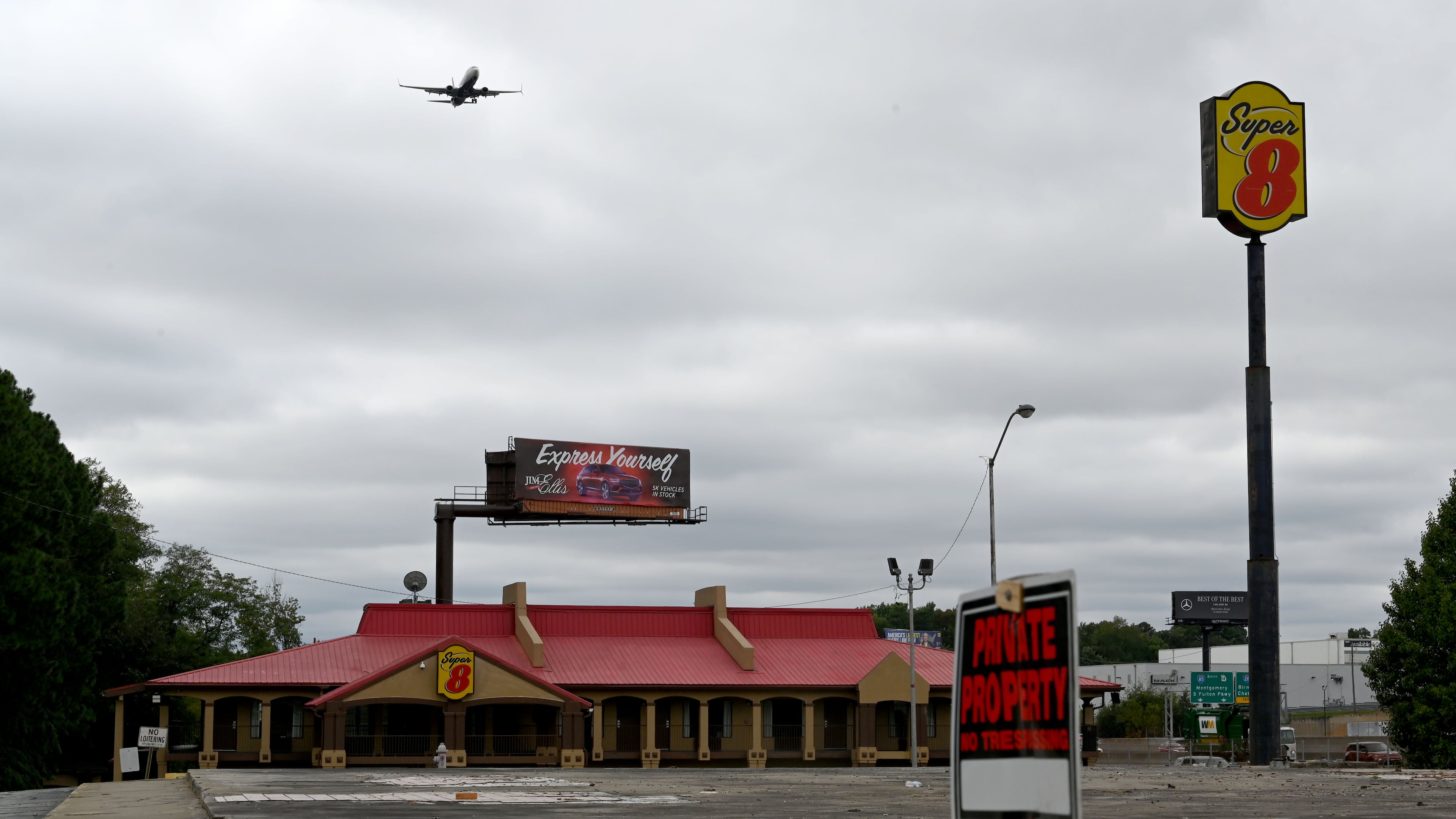 Exterior view of Super 8 by Wyndham hotel at 4979 Old National Highway, on Thursday, Sept. 24, 2026, in College Park. A woman who says she was sex trafficked at this hotel when she was a minor in 2020 and 2021 won a $164 million jury verdict in a federal trial in Atlanta against the company that owned and operated the hotel at that time. (Hyosub Shin/AJC)