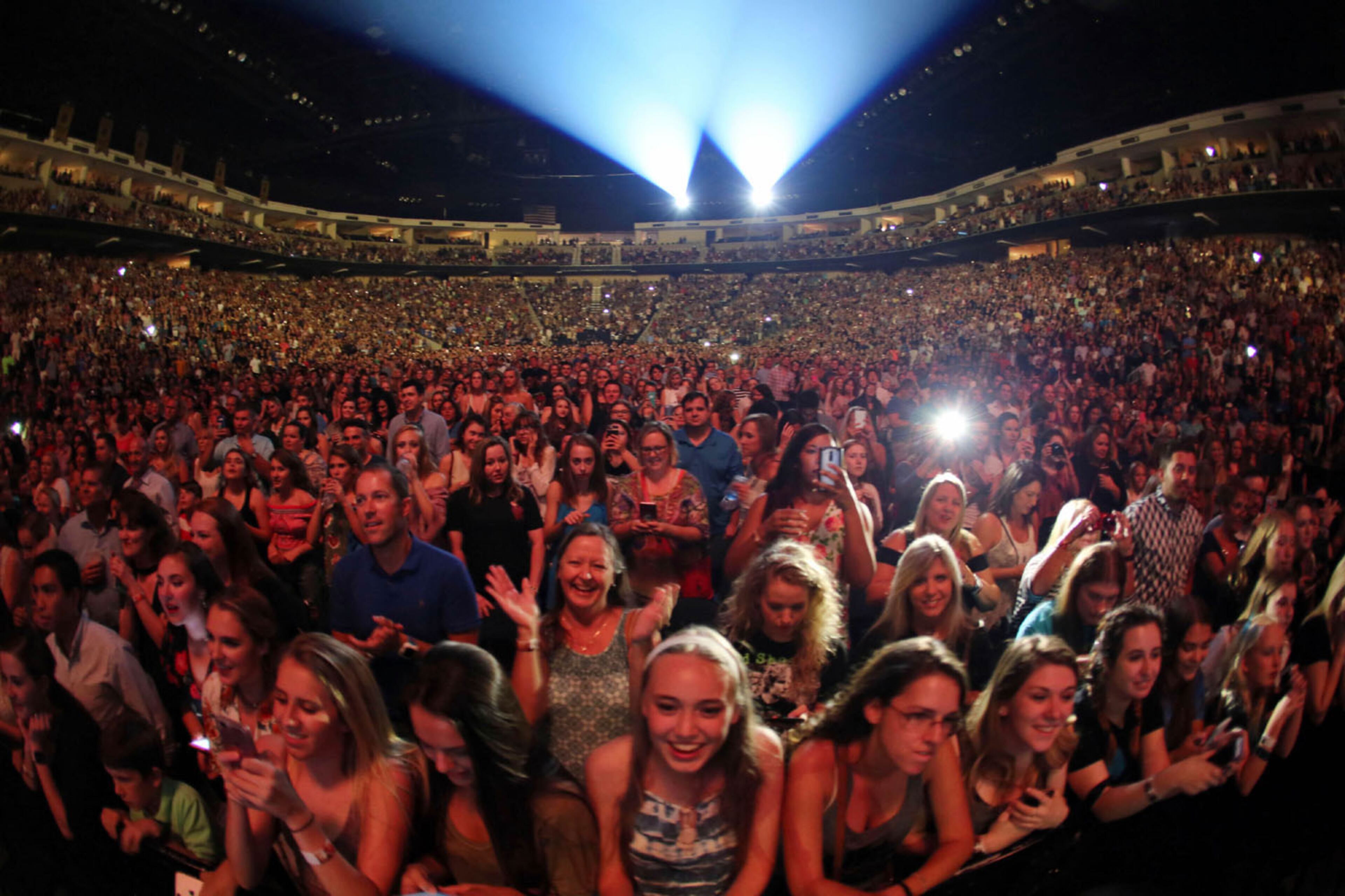 #21 of #30. PLEASE KEEP IN SEQUENTIAL ORDER FOR THE CONTINUITY OF THE GALLERY.
British stars Ed Sheeran and James Blunt rocked the first of two sold out nights at Infinite Energy Center on Friday, August 25, 2017.
Robb Cohen Photography & Video /RobbsPhotos.com