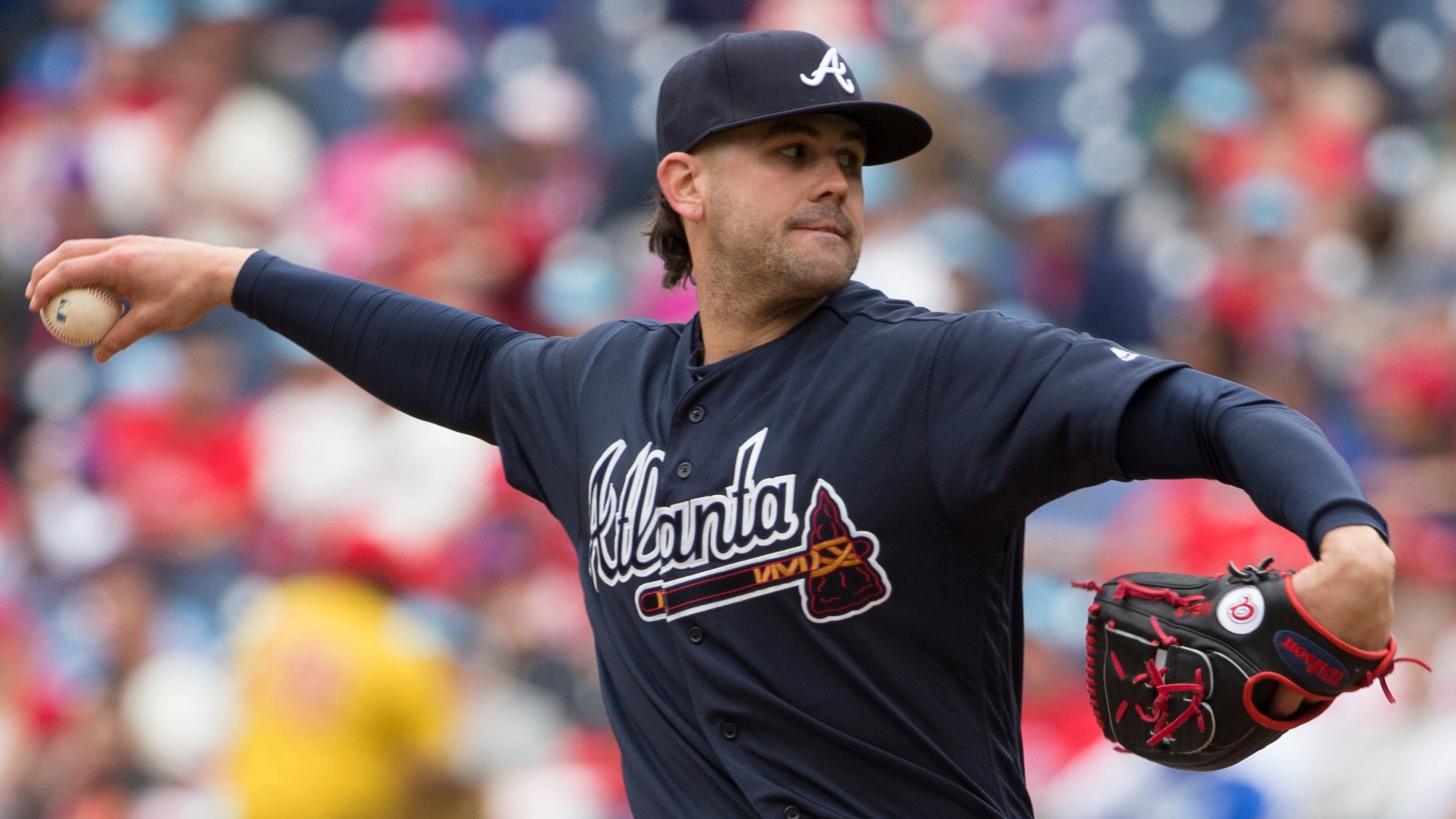 PHILADELPHIA, PA - MAY 22: Casey Kelly #55 of the Atlanta Braves throws a pitch in the bottom of the first inning against the Philadelphia Phillies at Citizens Bank Park on May 22, 2016 in Philadelphia, Pennsylvania. (Photo by Mitchell Leff/Getty Images)