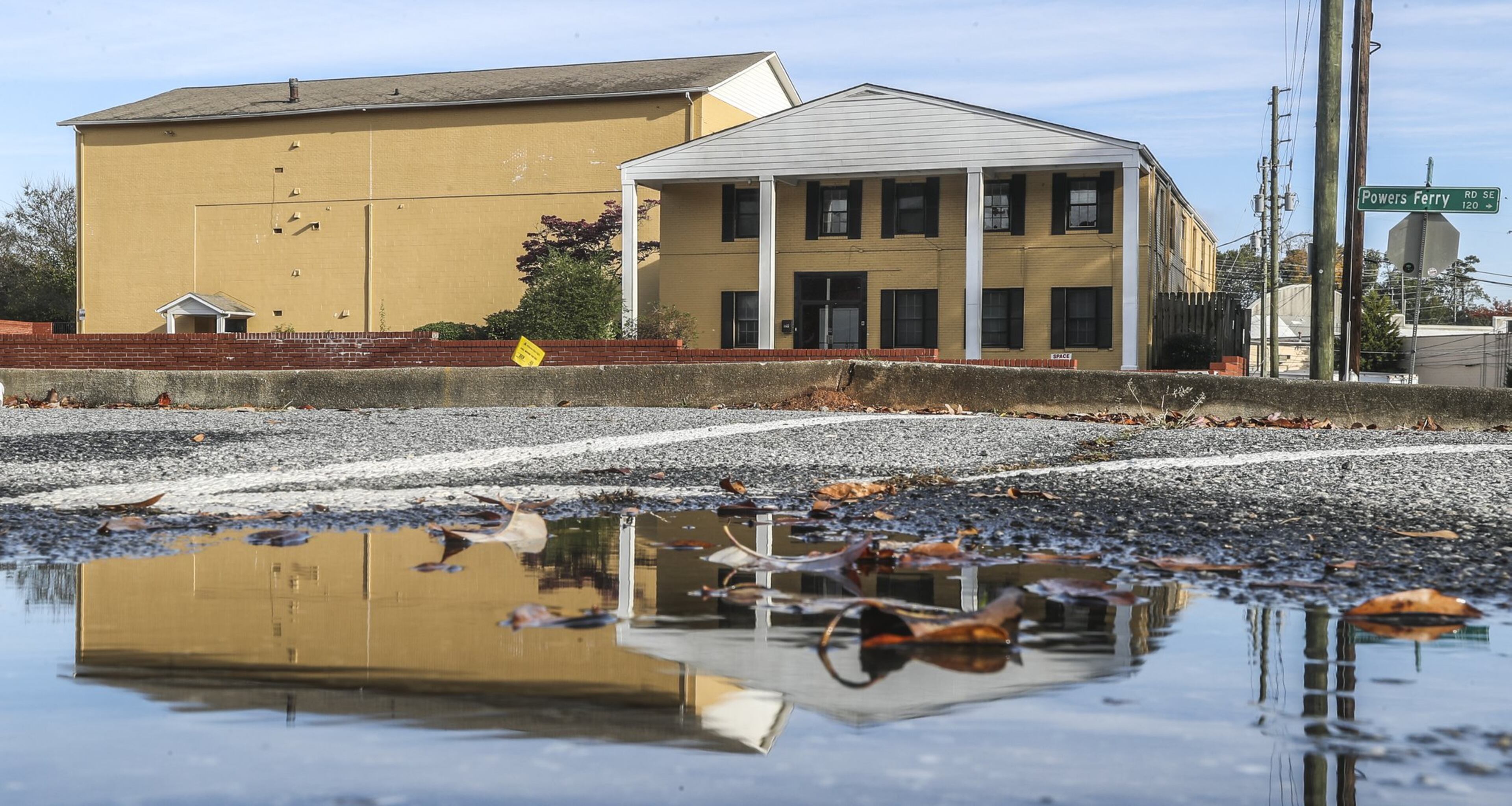 November 8, 2019 Cobb County: The building at 119 Powers Ferry Road in Marietta is what a Stone Mountain-based organization has applied for funding to open a shelter to house immigrant children from the border in the Marietta structure. Mitchell Bryant, the managing partner with Freemont Grace Human Services, said he is applying for the grant through the U.S. Health and Human Services’ Office of Refugee Resettlement. JOHN SPINK/JSPINK@AJC.COM