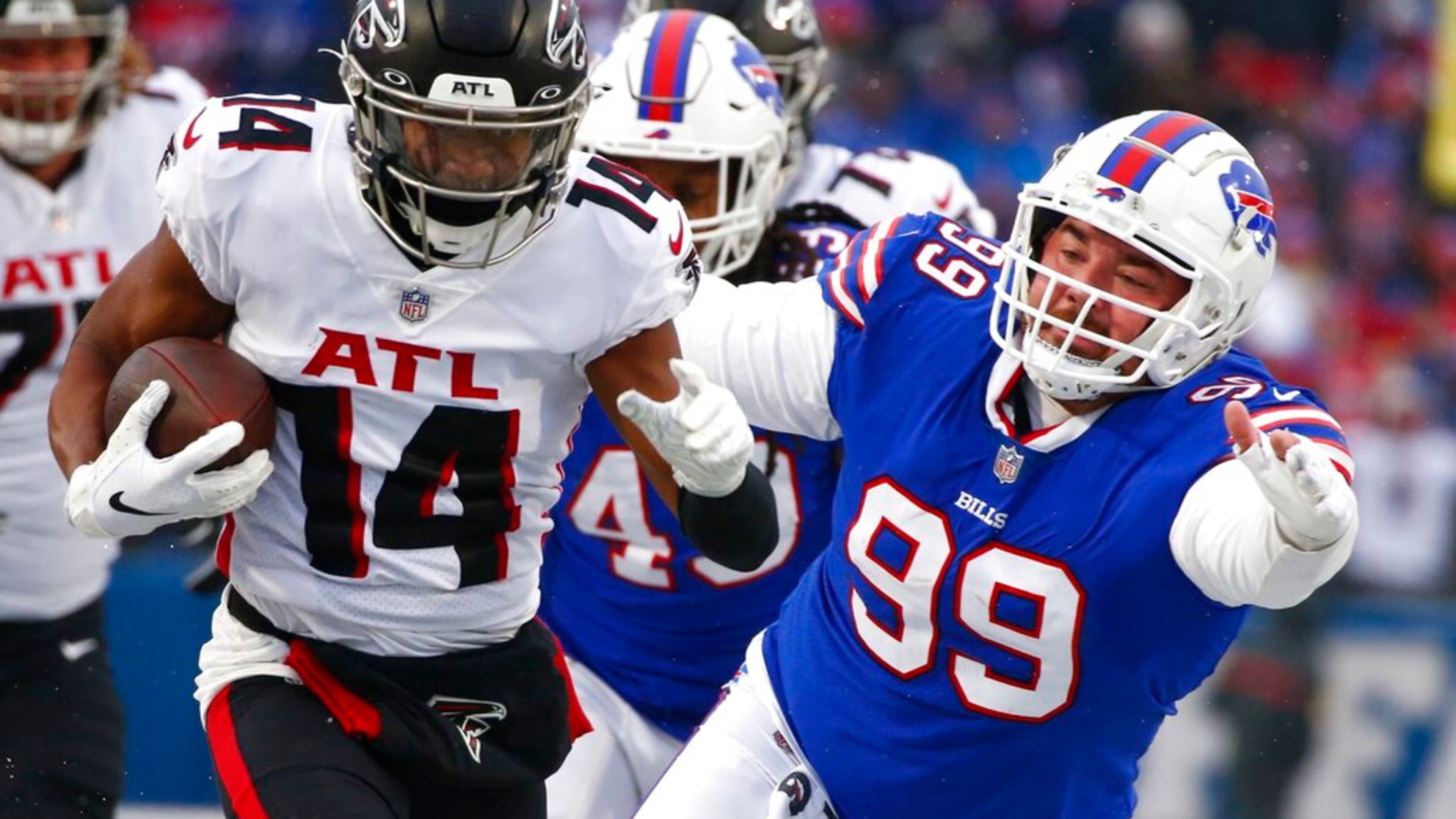 Former Falcons receiver Russell Gage (14) is expected to sign with the Buccaneers. (AP Photo/Jeffrey T. Barnes)