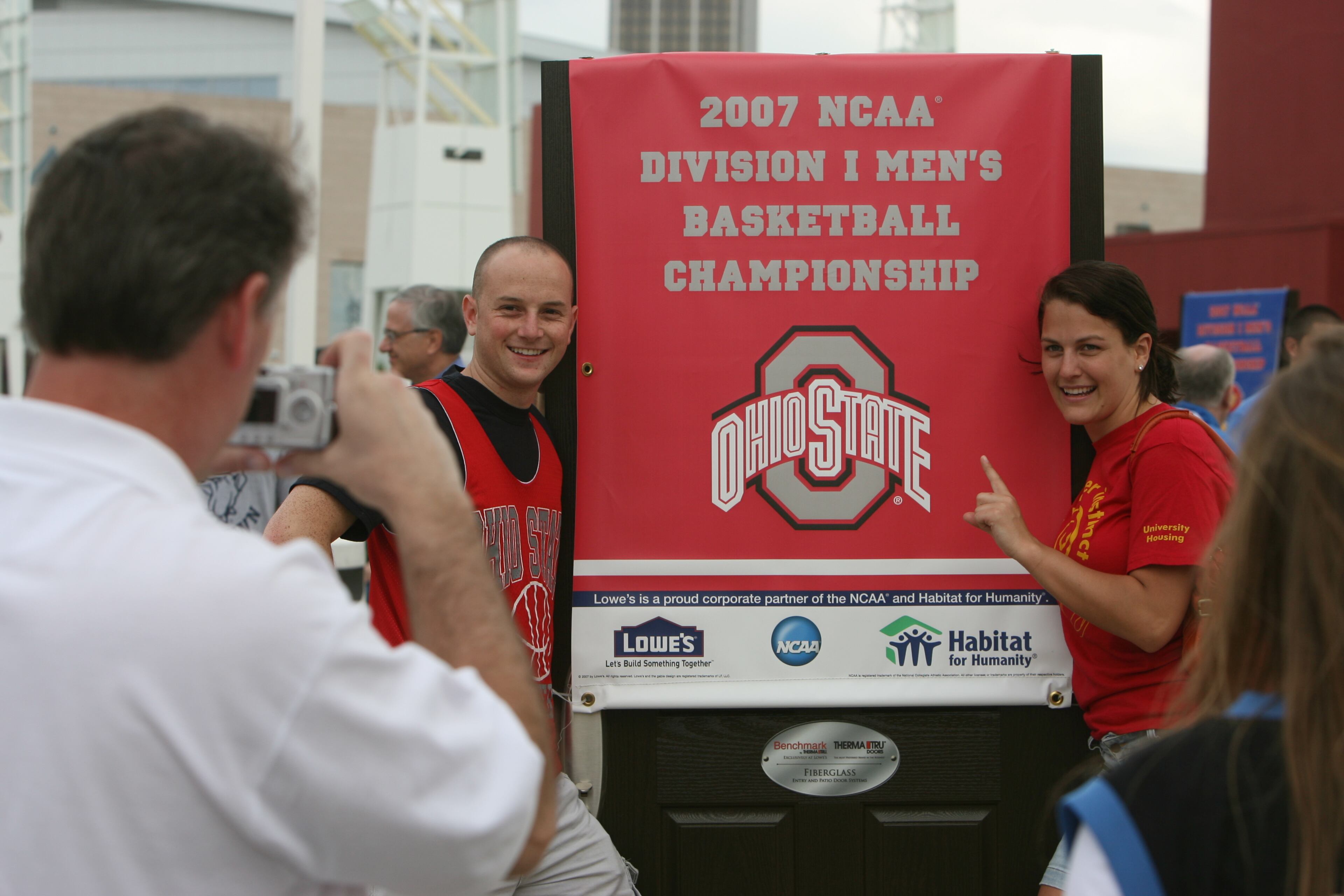 Mike Shellhaas and Rachel Claytor have some fun before entering the the Georgia Dome Saturday March 31, 2007 for game one of the Final Four semifinal game between Ohio State and Georgetown.