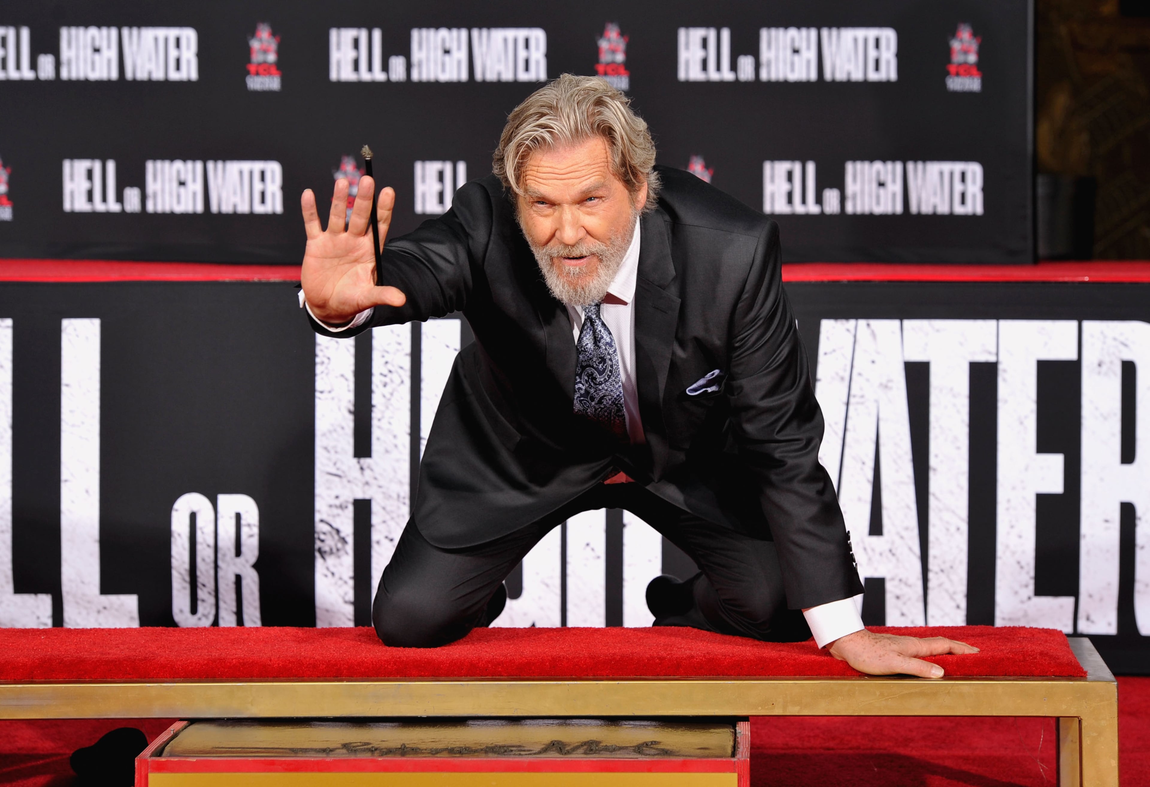 LOS ANGELES, CA - JANUARY 06: Actor Jeff Bridges participates in his hands and footprints ceremony at TCL Chinese Theater on January 6, 2017 in Los Angeles, California. (Photo by John Sciulli/Getty Images for CBS Films)