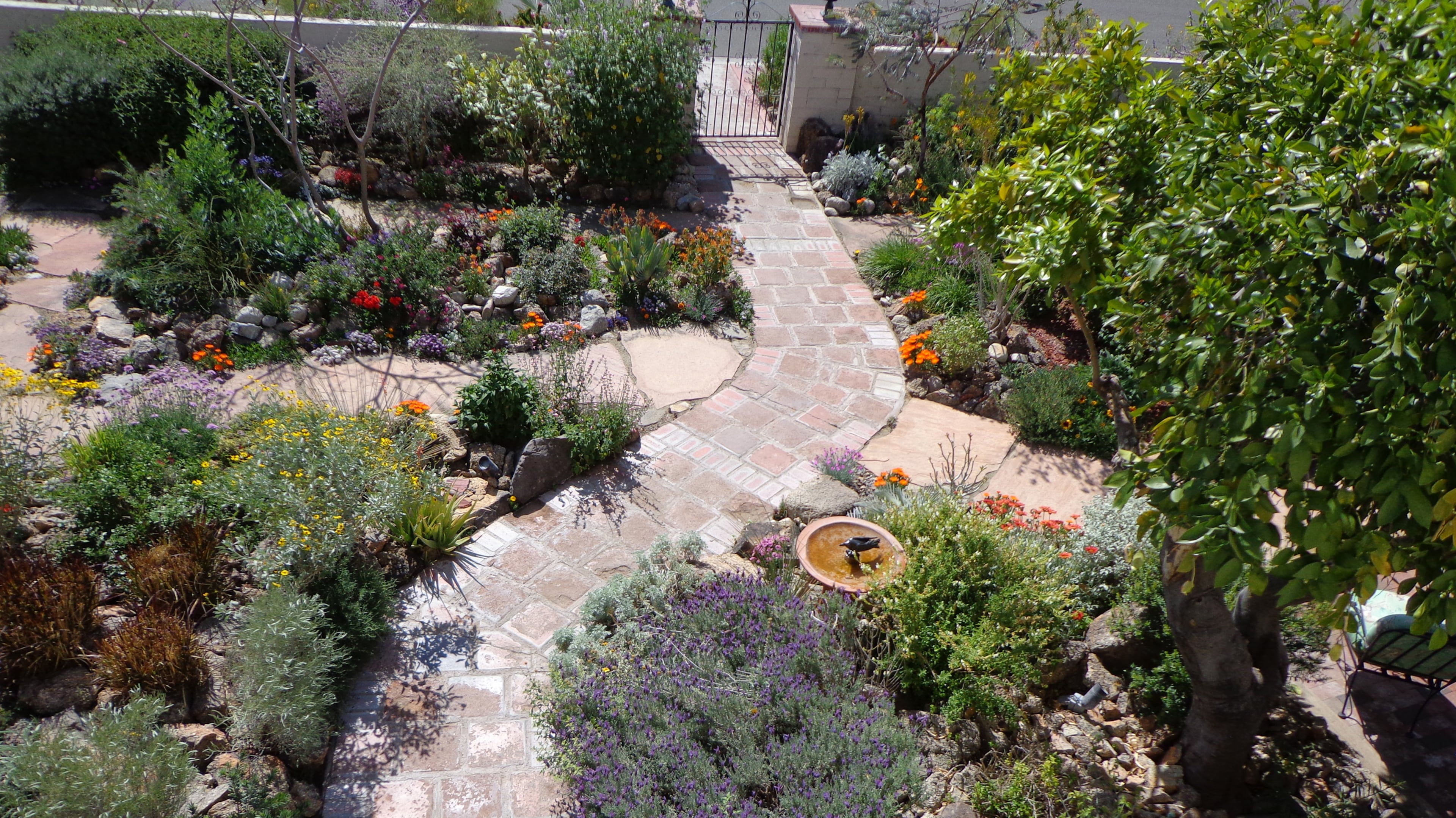 The flagstone path is secondary while the primary entry for guests is a solid construction. (Maureen Gilmer/TNS)