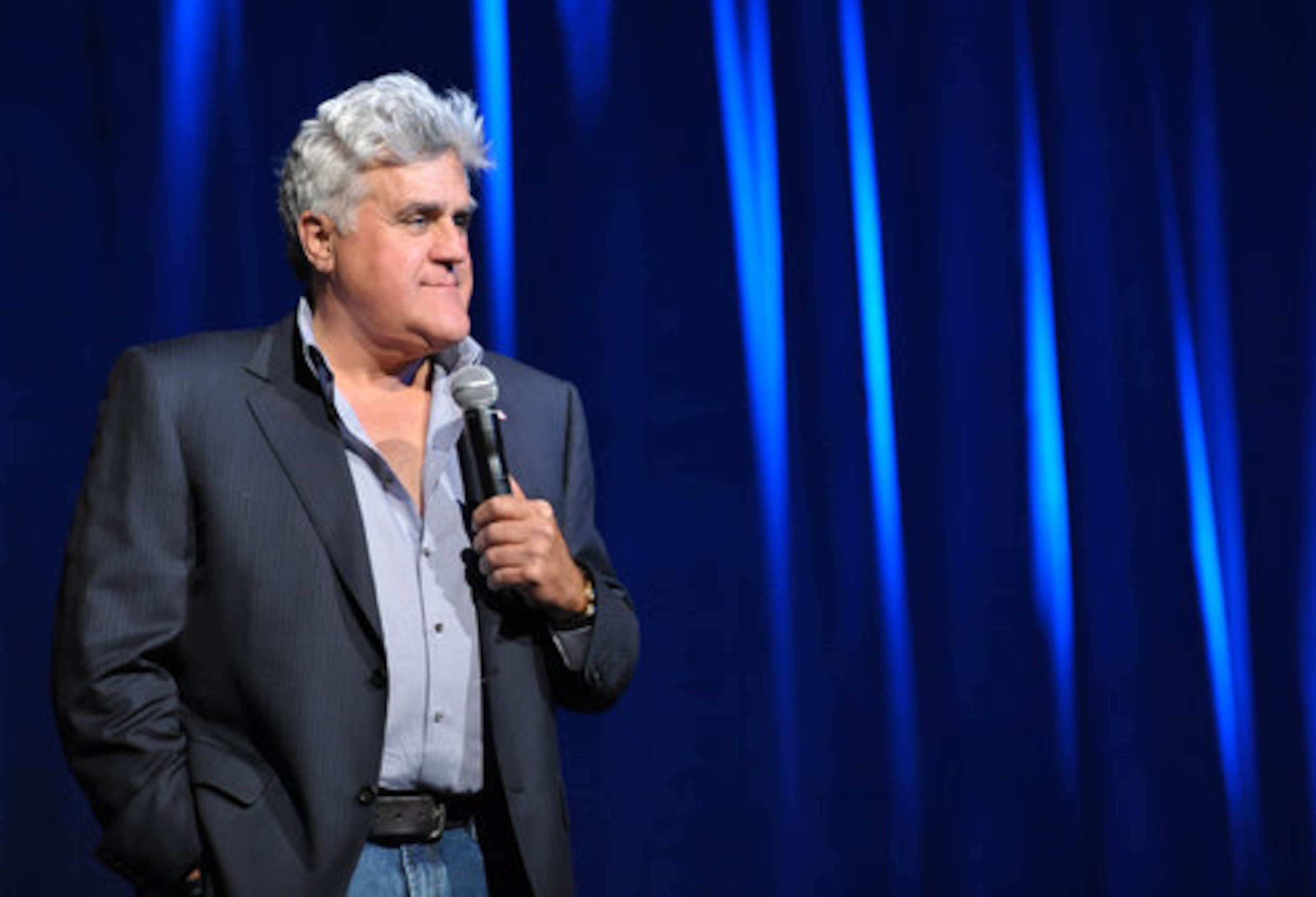 Late-night host Jay Leno rocks the mic with his left hand. Other left-handed TV personalities and hosts include David Letterman, Ted Koppel, Wink Martindale and Vin Scully.