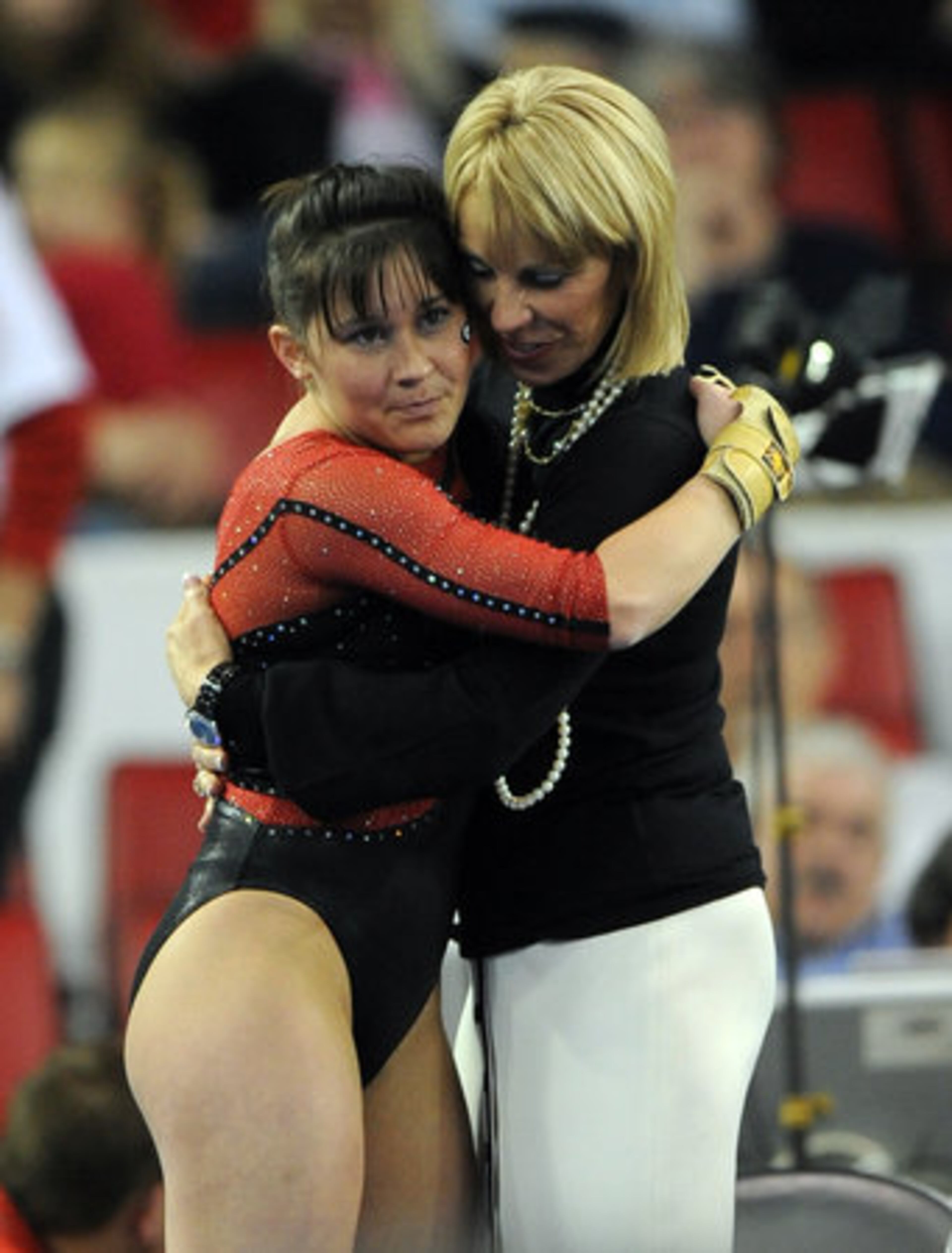 Yoculan hugs Taylor after the 10.