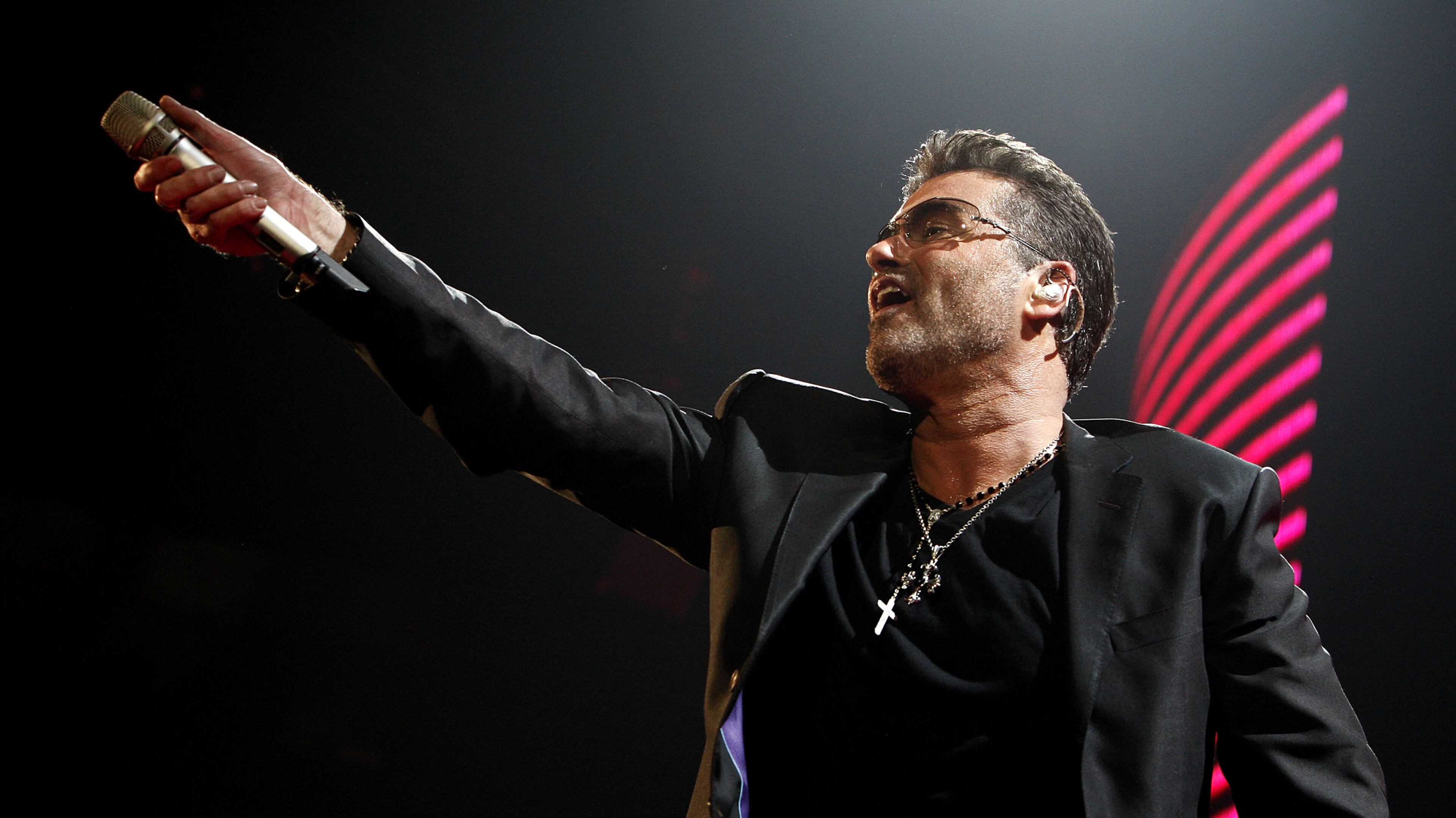SAN DIEGO - JUNE 17: Singer George Michael performs at the Sports Arena on June 17, 2008 in San Diego, California. (Photo by Kevin Winter/Getty Images)