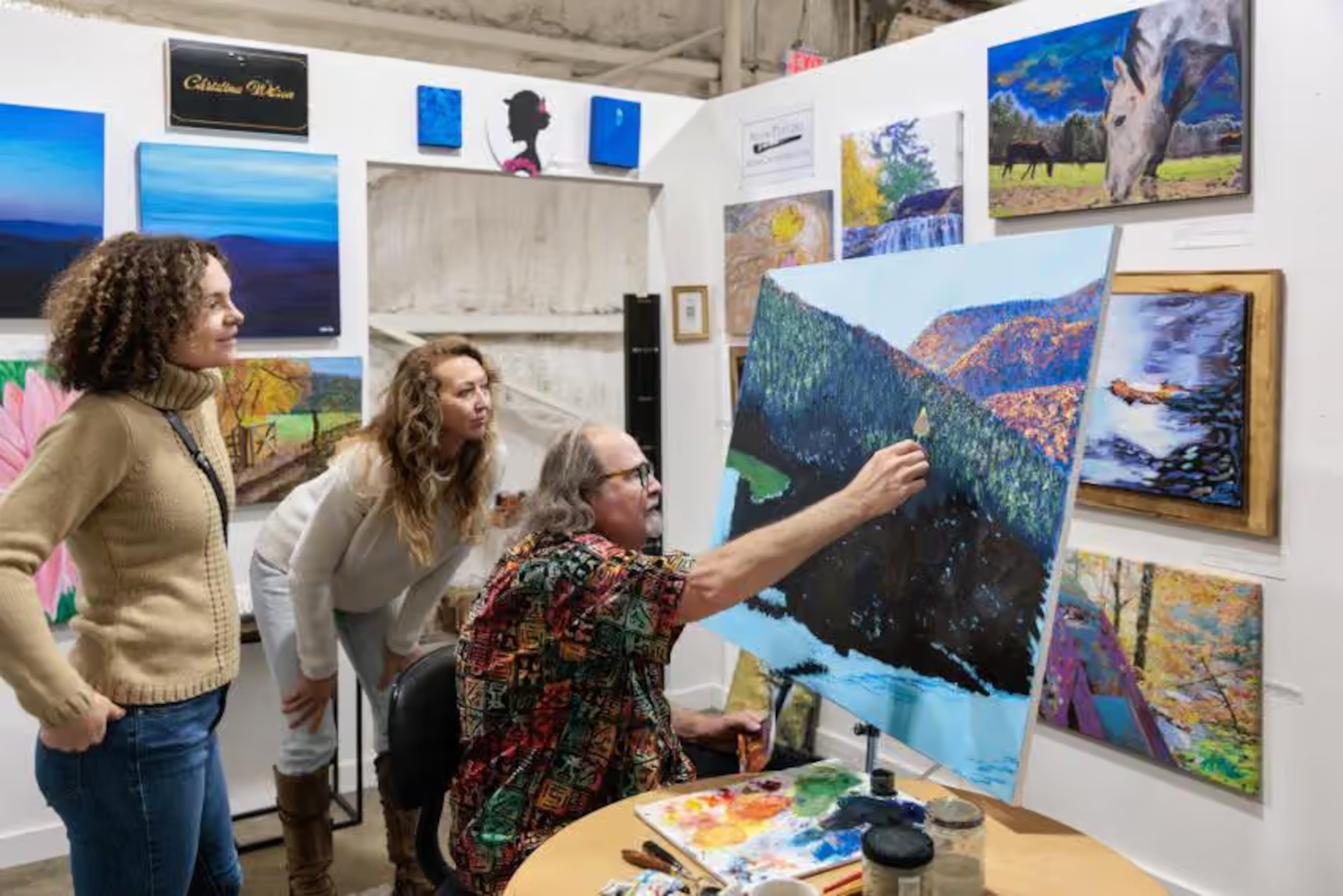 RAD Rendezvous in Asheville’s River Arts District is home to 40 working artists. (Courtesy of Explore Asheville)