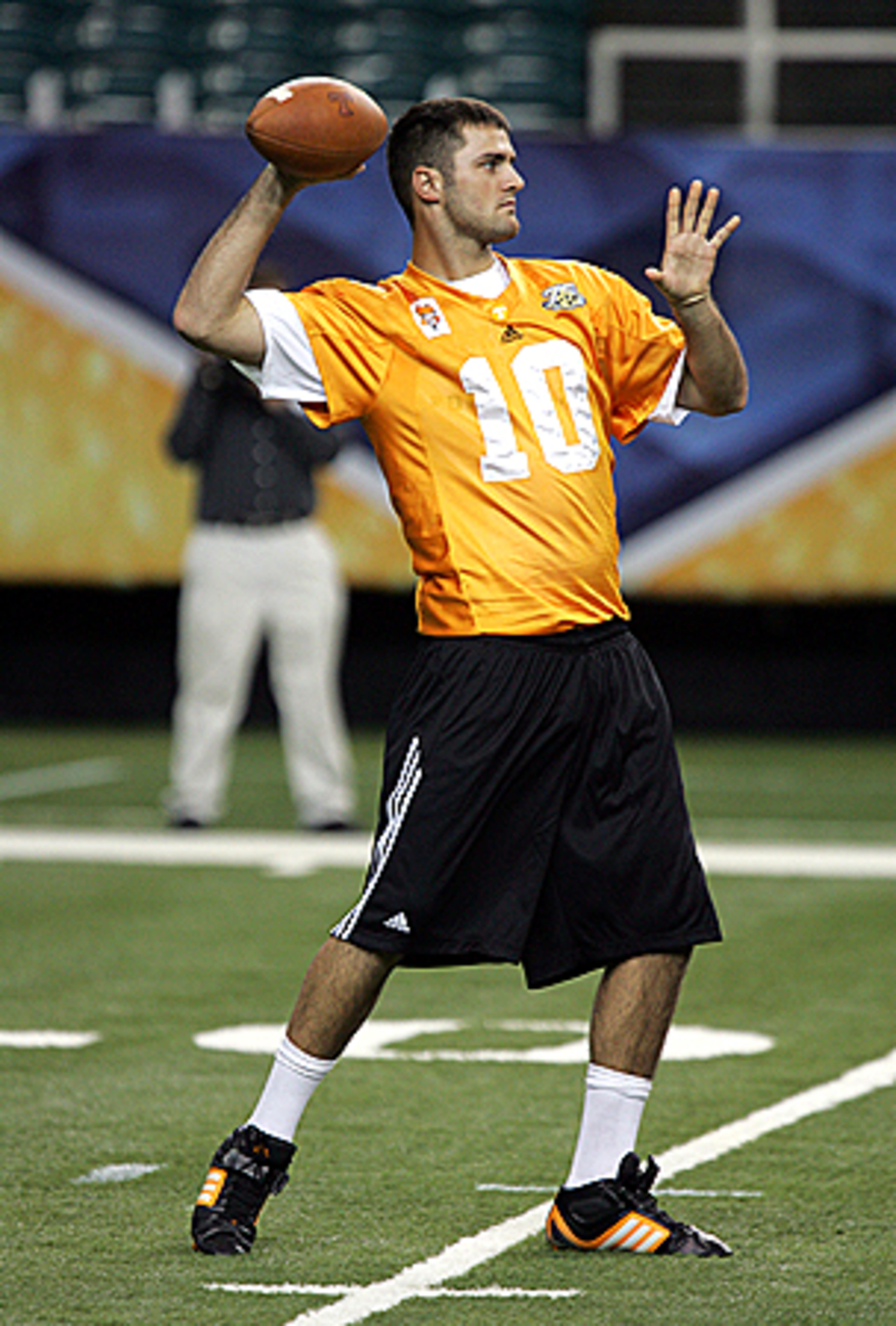 Tennessee quarterback Erik Ainge works out at the Georgia Dome Friday as both the Vols and LSU Tigers got in their final practices before Saturday's SEC Championship Game.