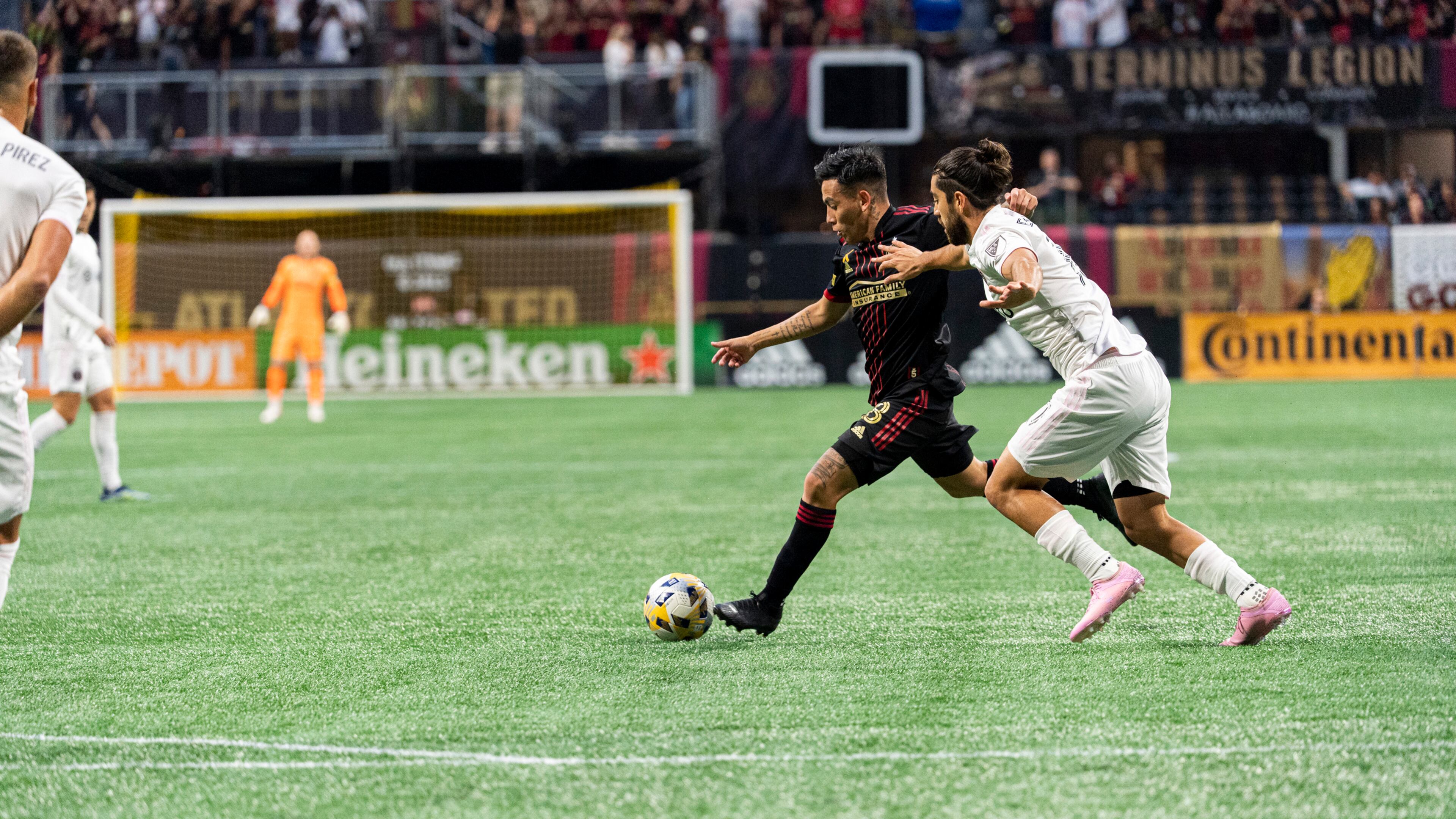 Atlanta United midfielder Ezequiel Barco (8) dribbles the ball during the match against Inter Miami Wednesday, Sept. 29, 2021, at Mercedes-Benz Stadium in Atlanta. (Dakota Williams/Atlanta United)