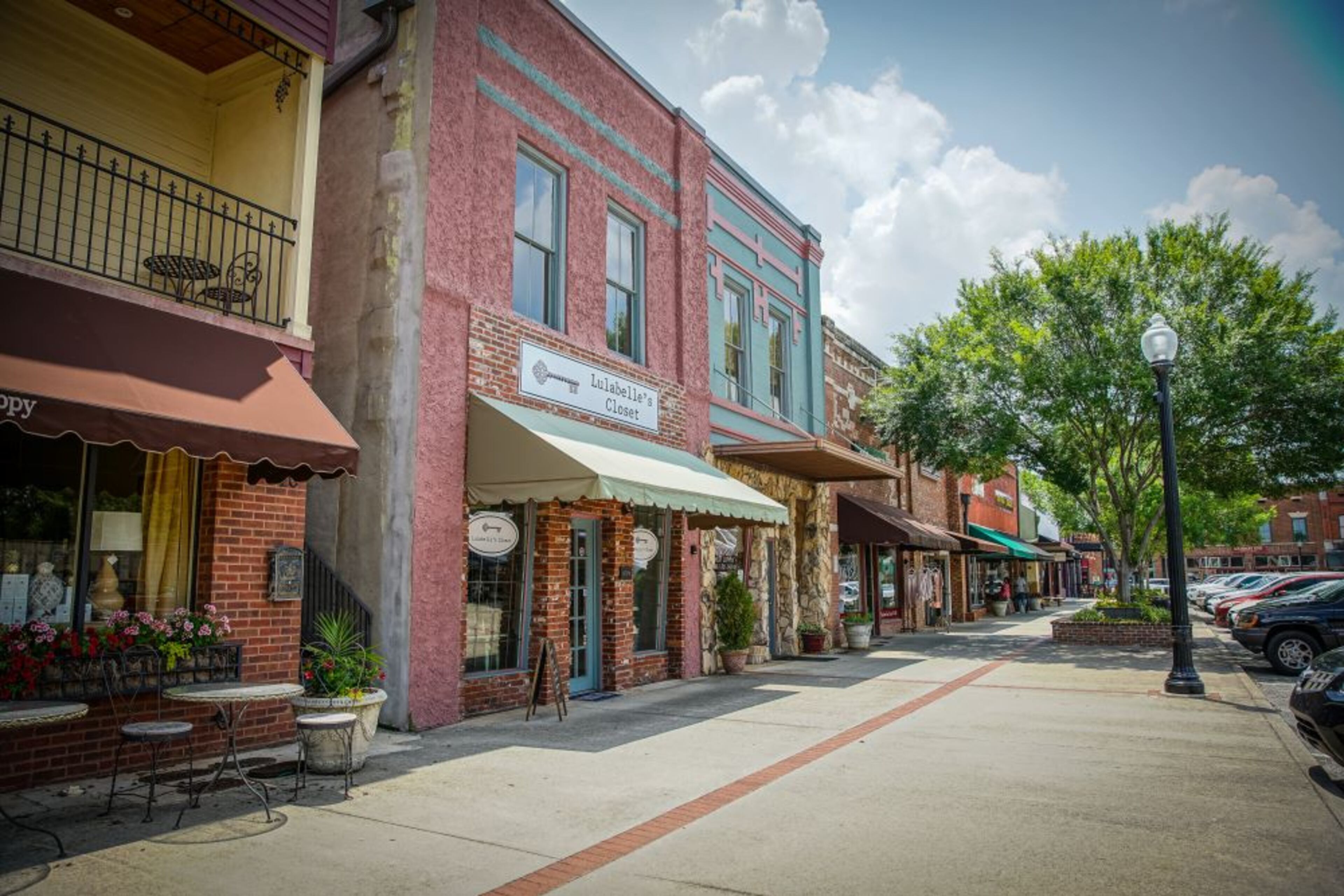 There are several shops downtown including boutiques such as Lulabelle's Closet.