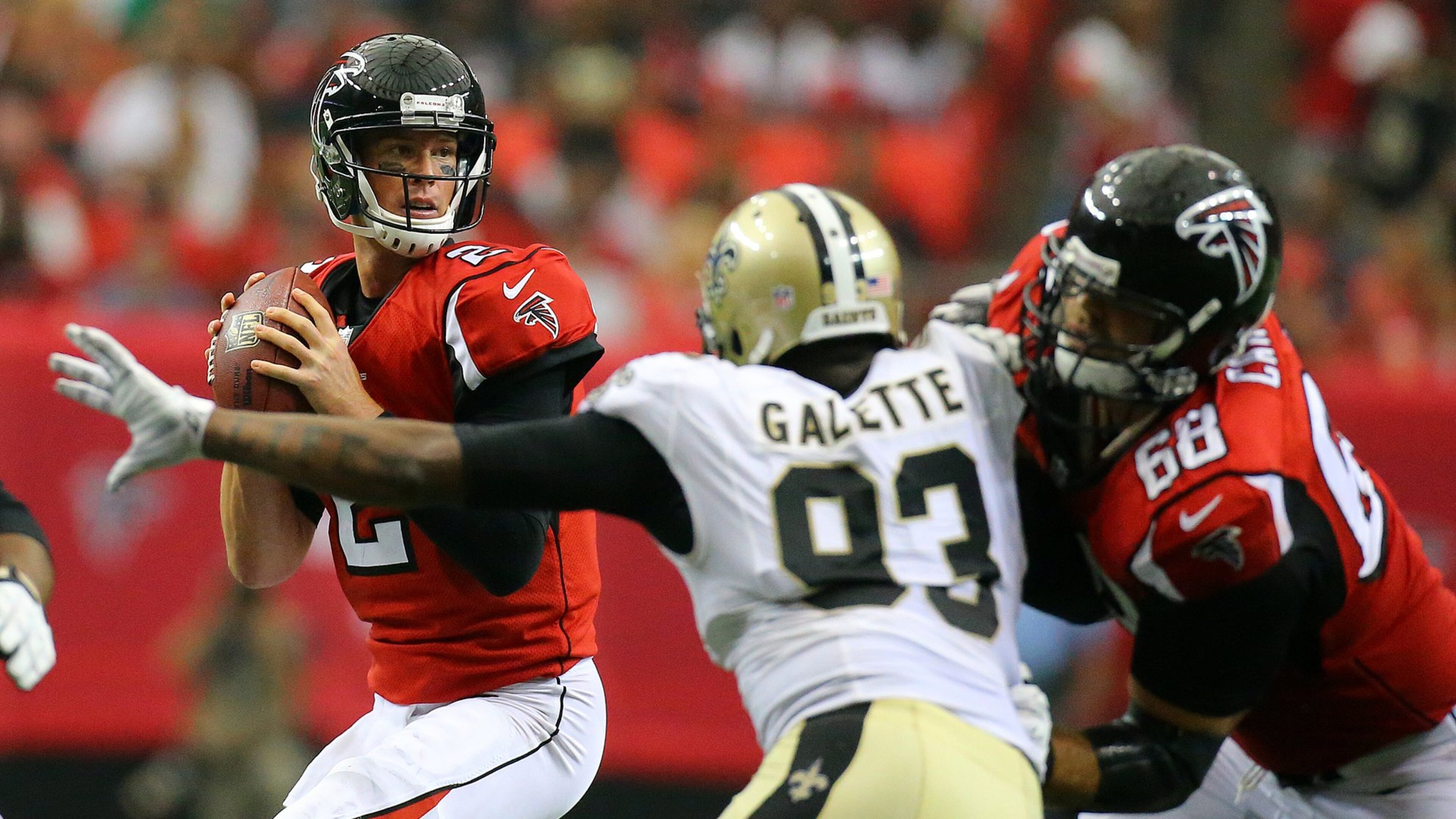 090714 ATLANTA: Falcons lineman Gabe Carimi blocks for Matt Ryan giving him time to pass during the second half against the Saints in their NFL football game on Sunday, Sept. 7, 2014, in Atlanta. CURTIS COMPTON / CCOMPTON@AJC.COM