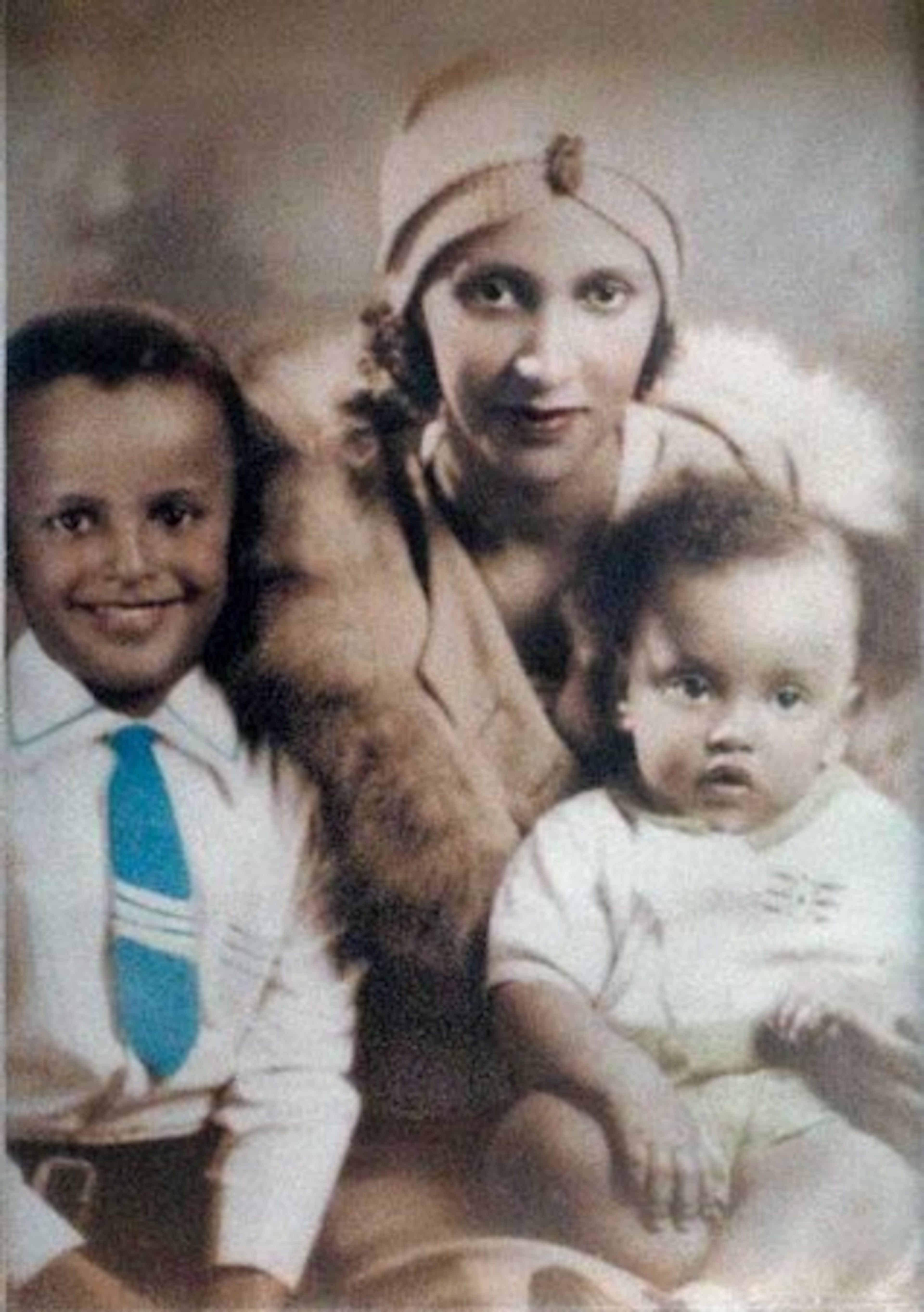 A young Harry Belafonte (left), his mother Melvine and his younger brother Dennis.