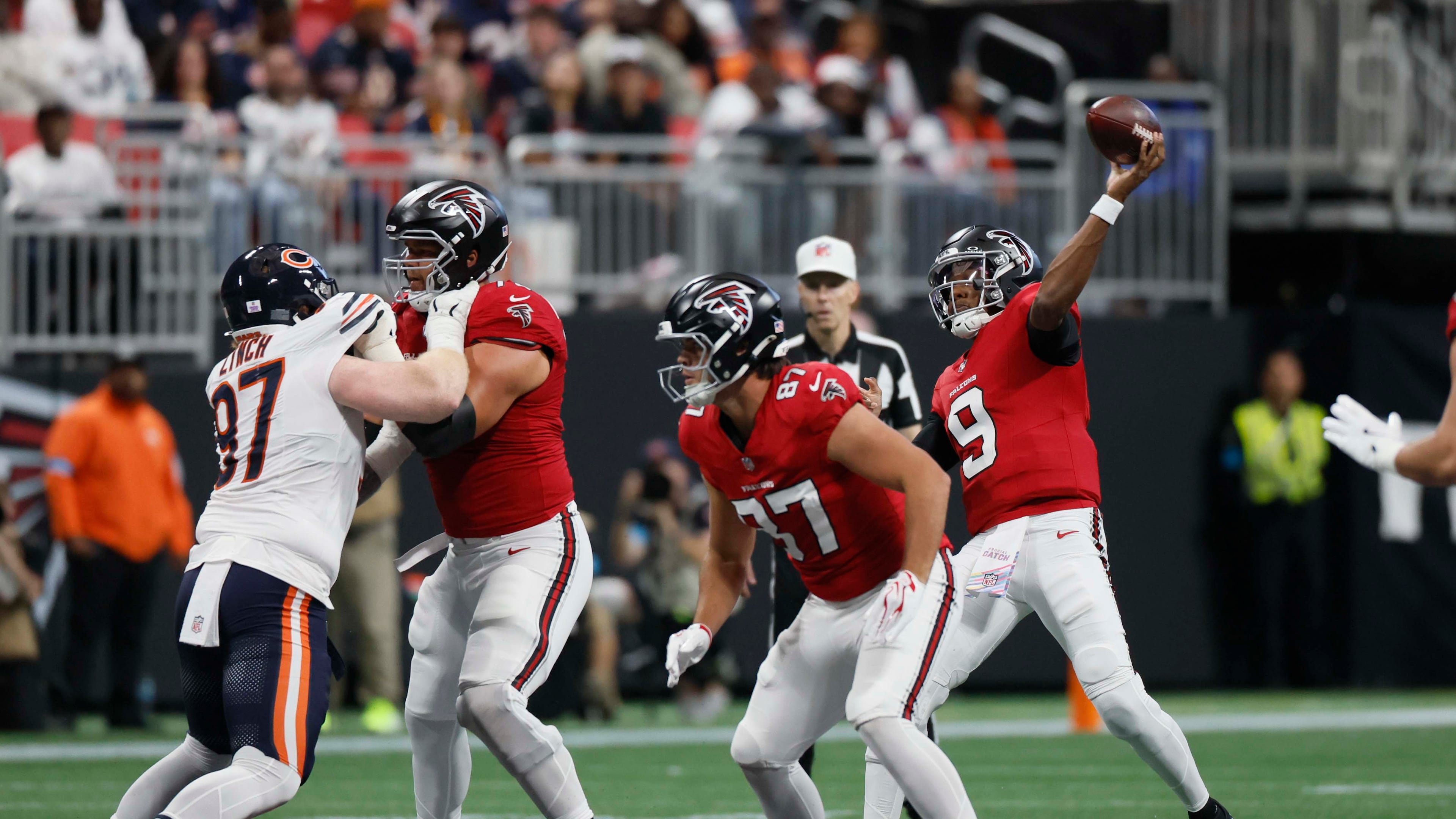 Atlanta Falcons quarterback Michael Penix Jr. throws for a touchdown during the second half of an NFL football game against the Chicago Bears at Mercedes-Benz Stadium in Atlanta on Sunday, Oct. 18, 2026. (Miguel Martinez/AJC)