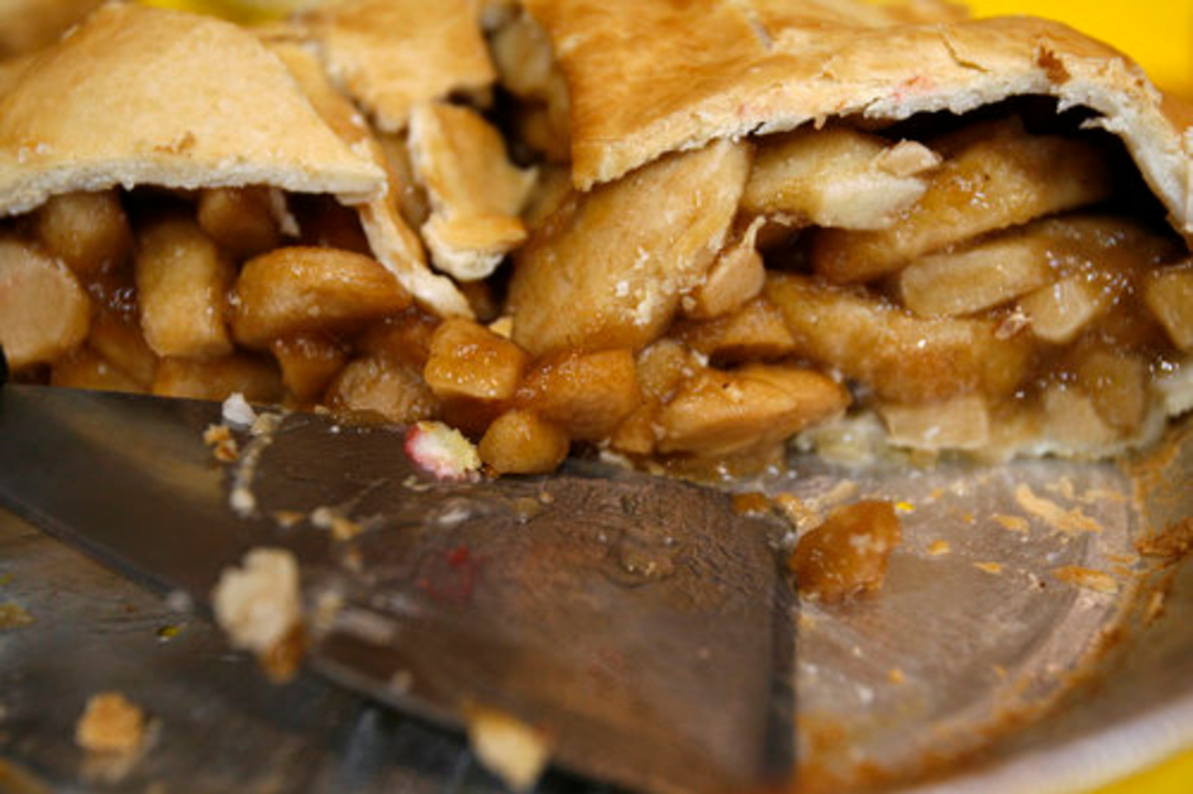 Apple pie was among the 62 desserts served. Sixty-four turkeys and 88 pans of dressing were also used.