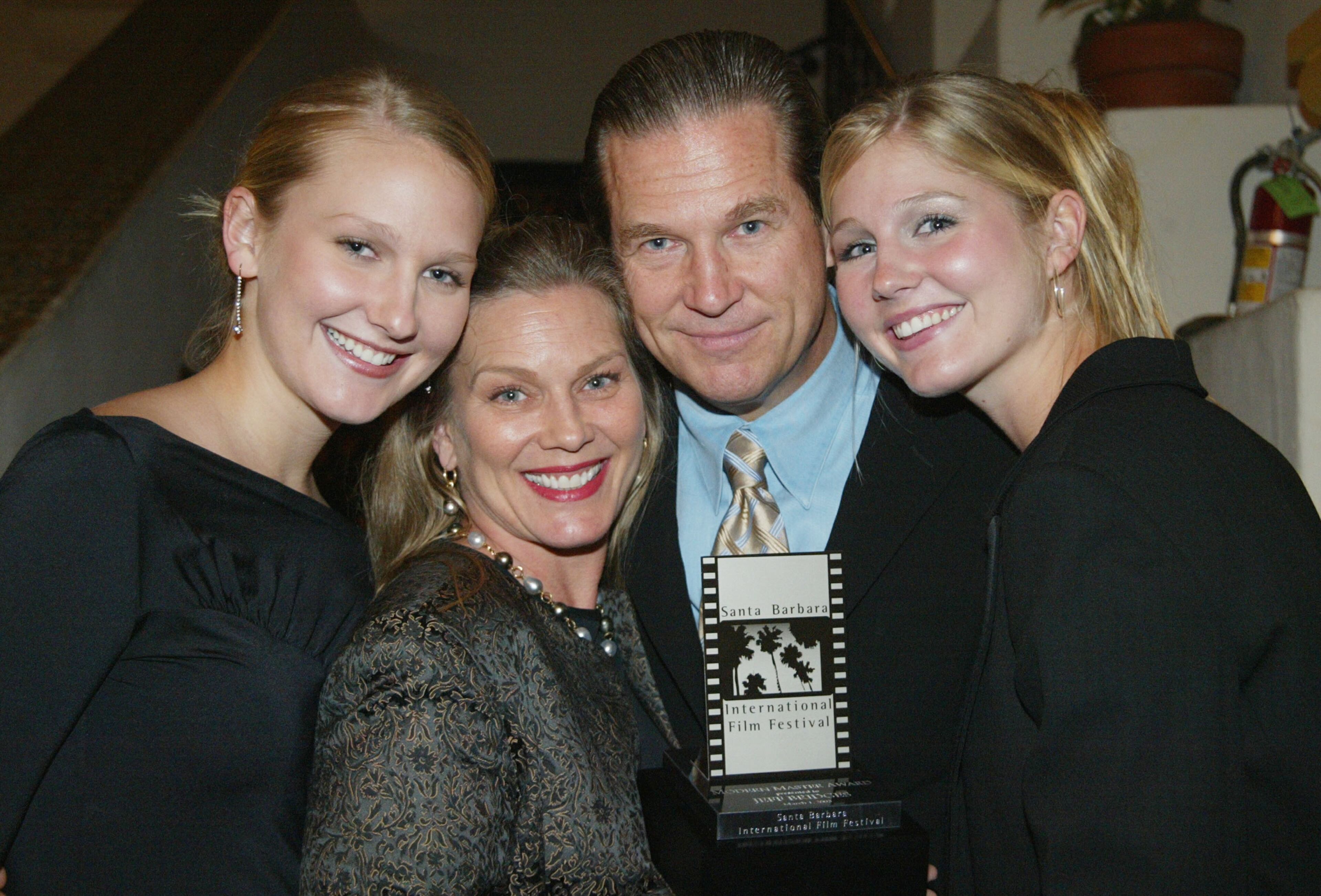 SANTA BARBARA, CA - MARCH 1: Actor Jeff Bridges (2nd R) and his family (L to R) Daughter Hayley, wife Sue and daughter Isabelle attend the Modern Masters award tribute evening held at the Santa Barbara International Film Festival at the Arllington Threatre March 1 2003 in Santa Barbara, California. Bridges received the Modern Masters Award. (Photo by Frazer Harrison/Getty Images)