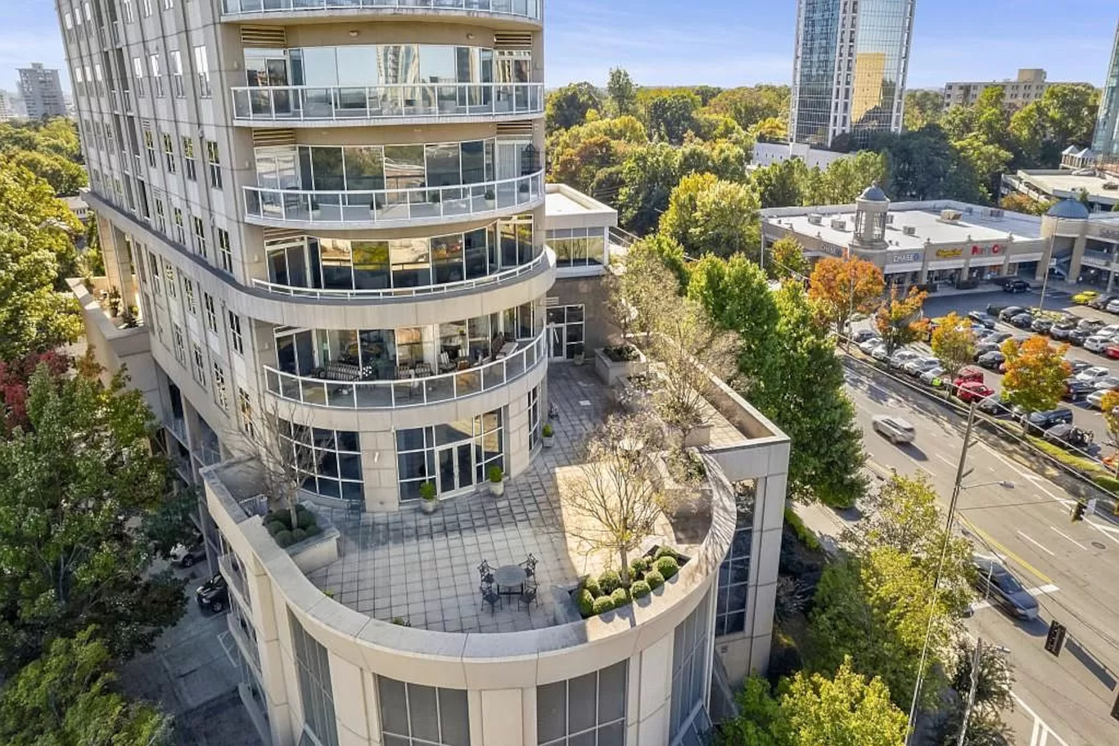 Perched above Buckhead at The Phoenix on Peachtree, this stunning two-story, 2 bedroom and den penthouse dazzles with sprawling views treetop views as well as Midtown, Downtown and Buckhead skylines.