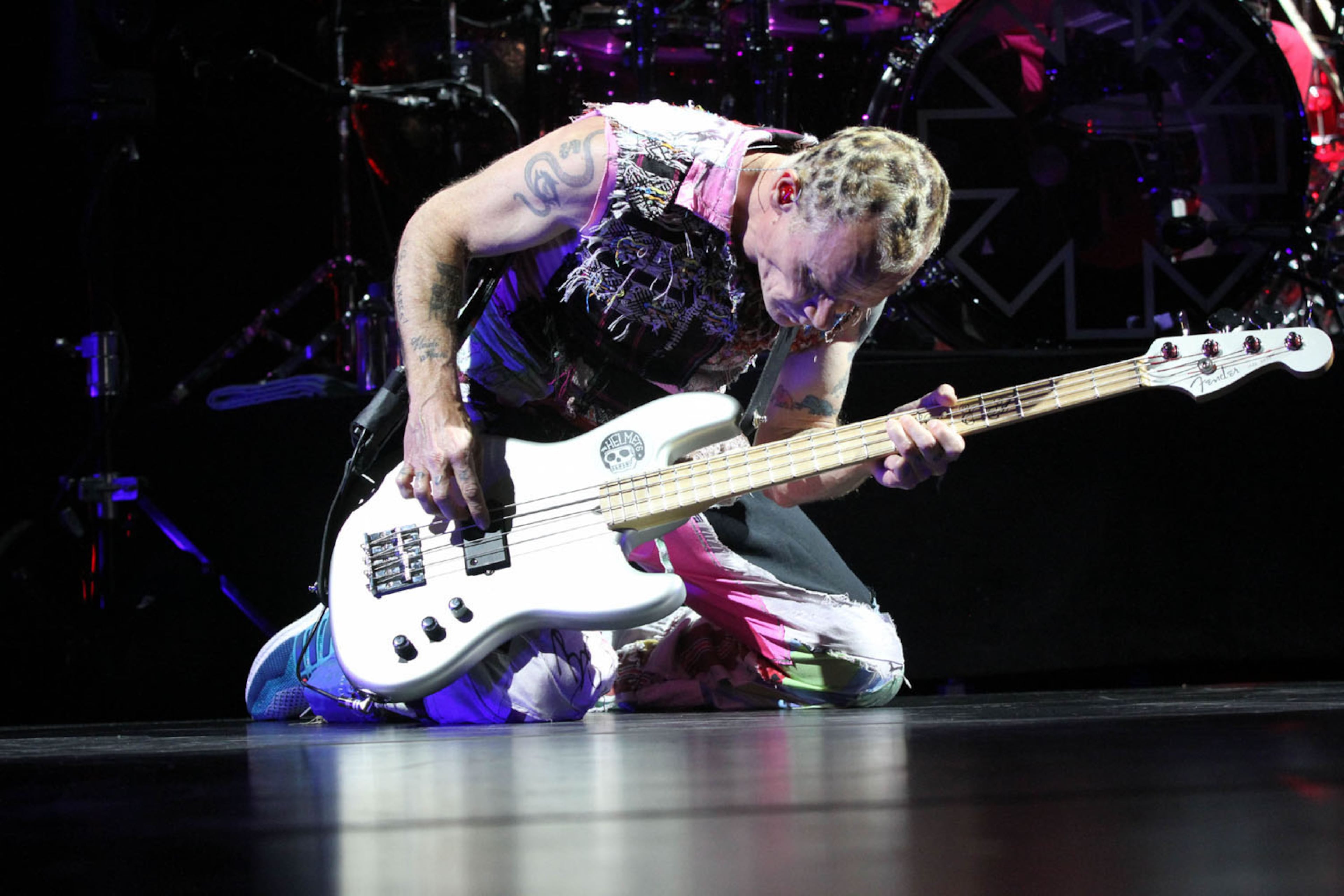 #3 of #25. PLEASE KEEP IN SEQUENTIAL ORDER FOR THE CONTINUITY OF THE GALLERY.
-- Flea lays down the bass lines on "Snow(Hey Oh)."
The Red Hot Chili Peppers brought their Getaway Tour to sold out Philips Arena on Friday, April 14, 2017. Jack Irons opened the show.
Robb Cohen Photography & Video /RobbsPhotos.com