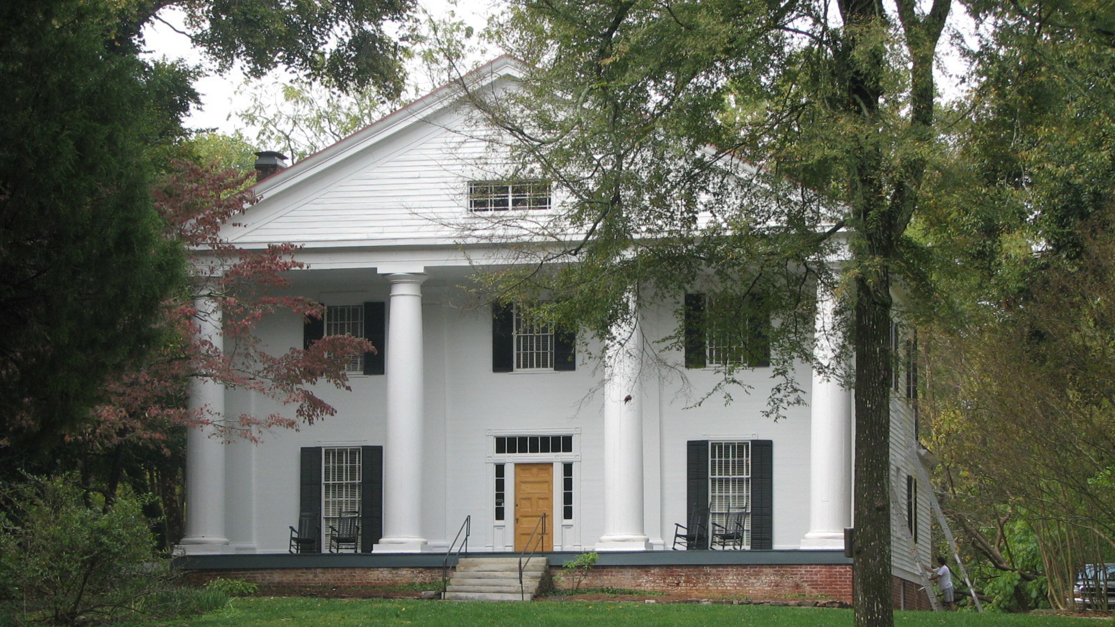 Touring Roswell's three historic southern homes and museums will be free on Mother's Day.