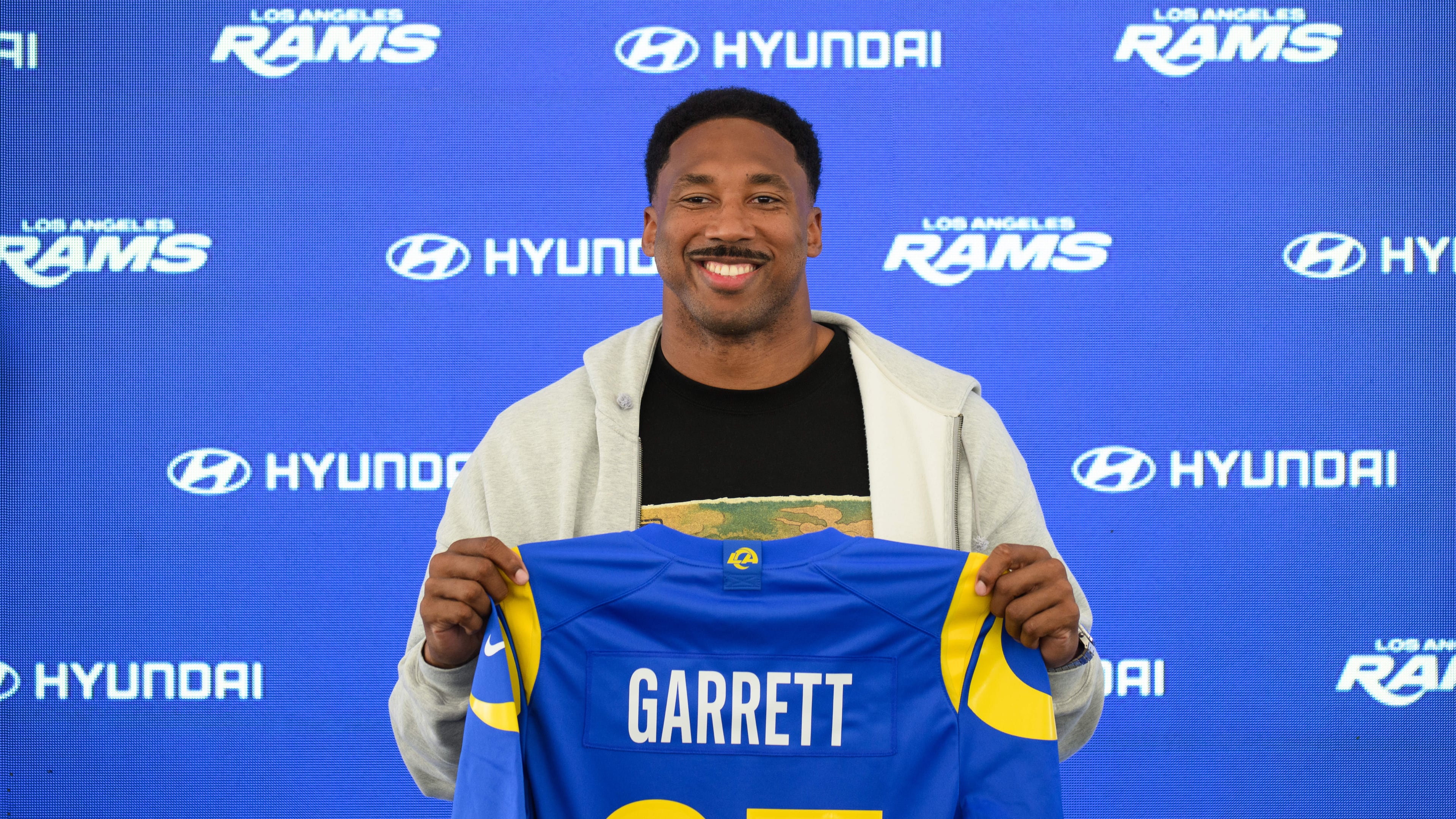 Los Angeles Rams defensive end Myles Garrett pose for a photo during a press conference following the NFL football team's practice, Tuesday, June 2, 2026, in Woodland Hills, Calif. (AP Photo/Kyusung Gong)