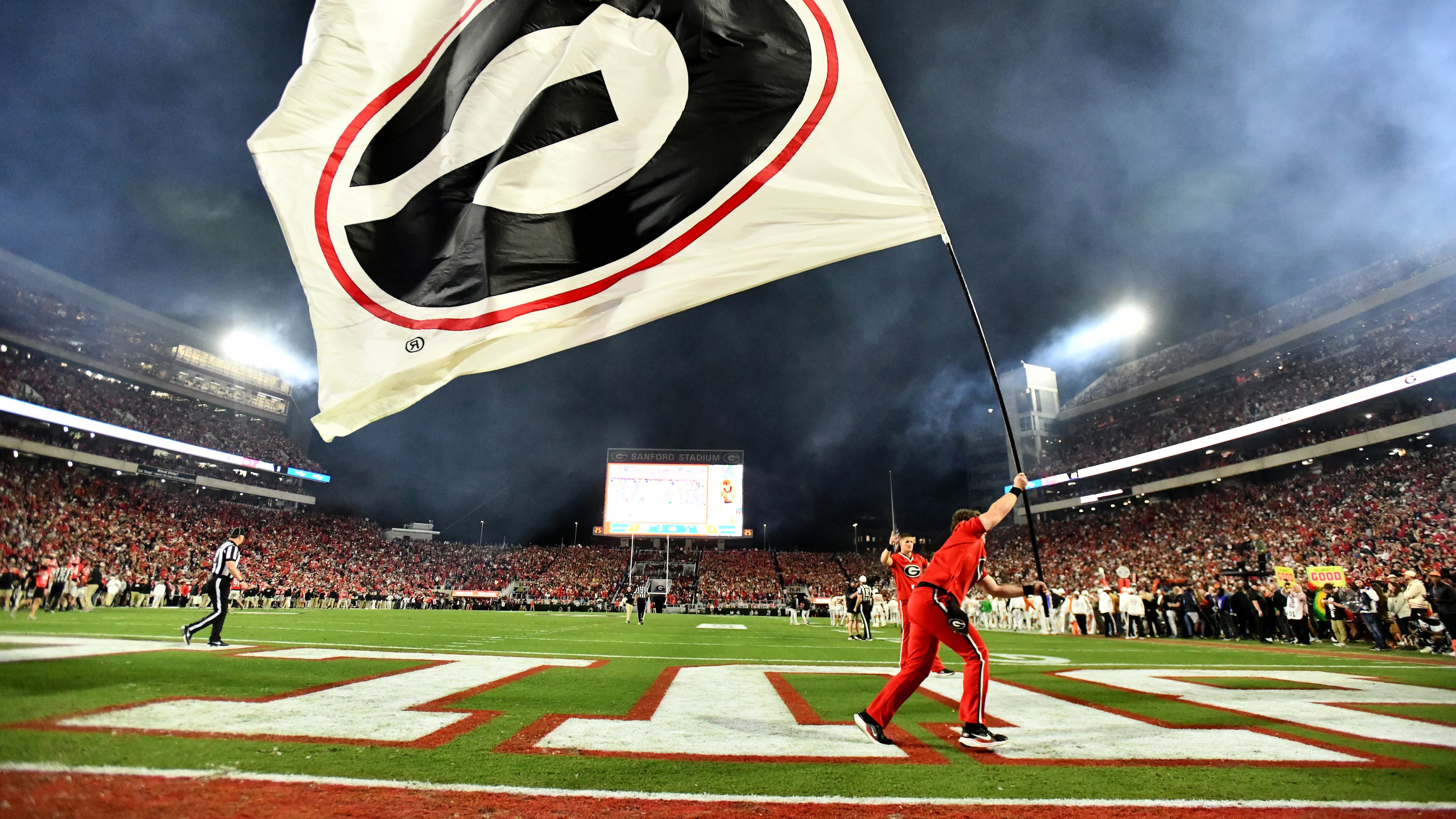An Alpharetta man was sentenced in federal court to four years in prison in connection with a three-year scheme involving bogus investments and fake University of Georgia football tickets, officials said. (Hyosub Shin/AJC)