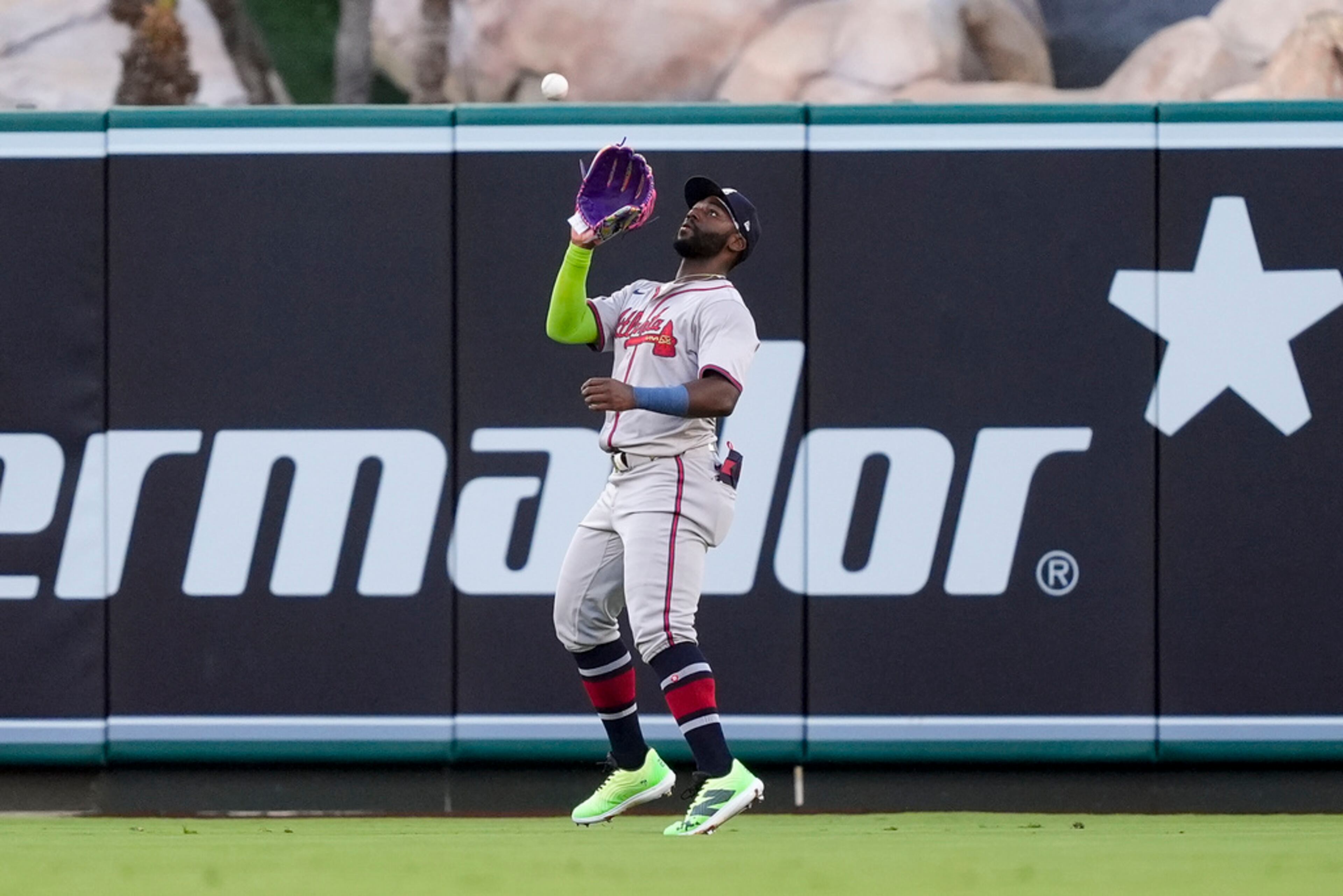 Atlanta Braves center fielder Michael Harris II catches a flyout hit by Los Angeles Angels' Zach Neto during the first inning of a baseball game, Saturday, Aug. 17, 2024, in Anaheim, Calif. (AP Photo/Ryan Sun)