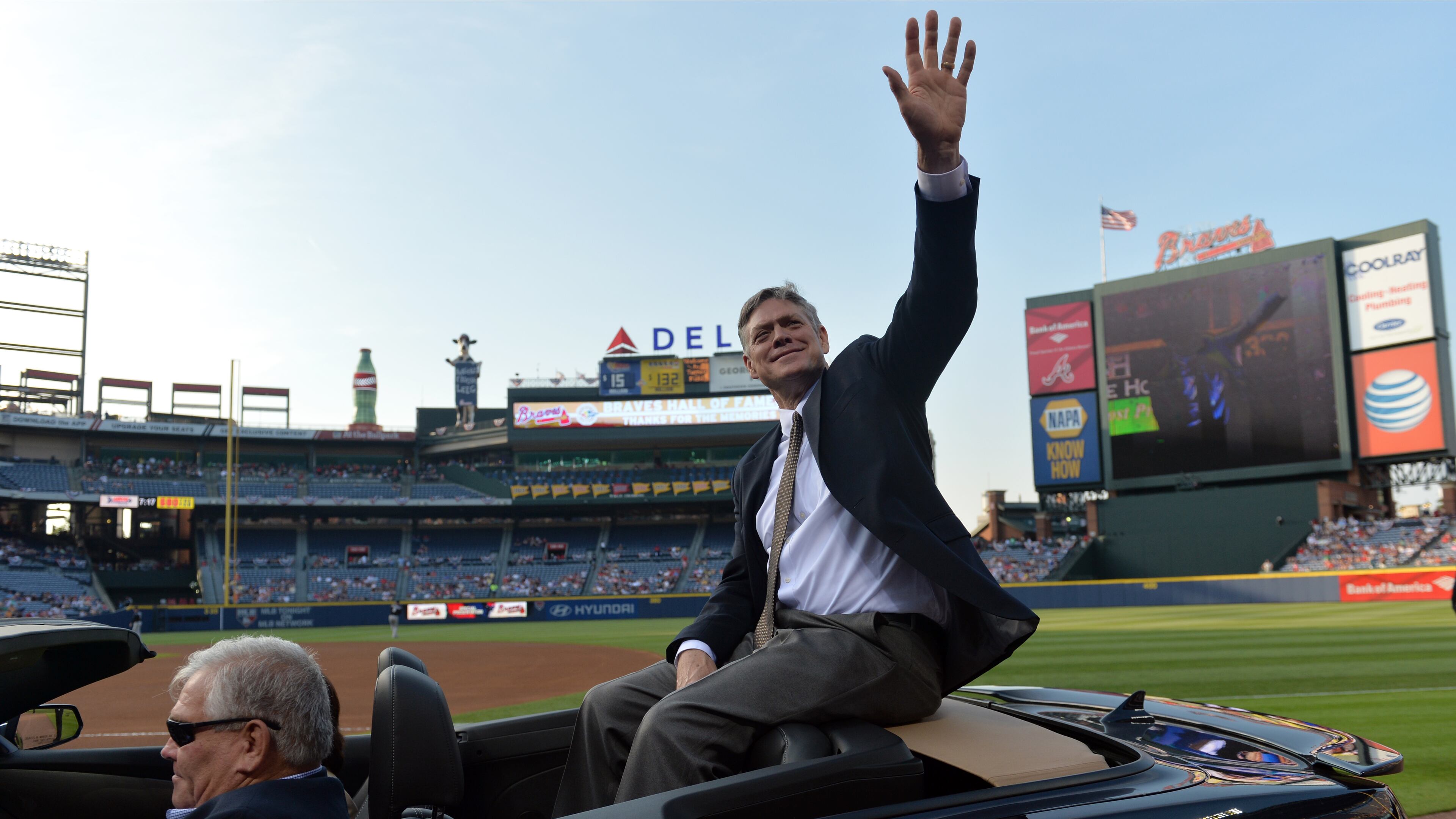 May 23, 2014 Atlanta: Former Atlanta Brave and member of the Braves Hall of Fame Dale Murphy waves to the crowd at Turner Field during a pre-game introduction Friday May 223, 2014. Earlier in the day the Braves announced three new members to the Atlanta Braves Hall of Fame. Former catcher Javy Lopez, former head athletic trainer Dave Pursley and Boston Braves shortstop Rabbit Maranville were inducted into the Braves Hall of Fame. Colorado Rockies Friday May 23, 2014 at Turner Field BRANT SANDERLIN /BSANDERLIN@AJC.COM .