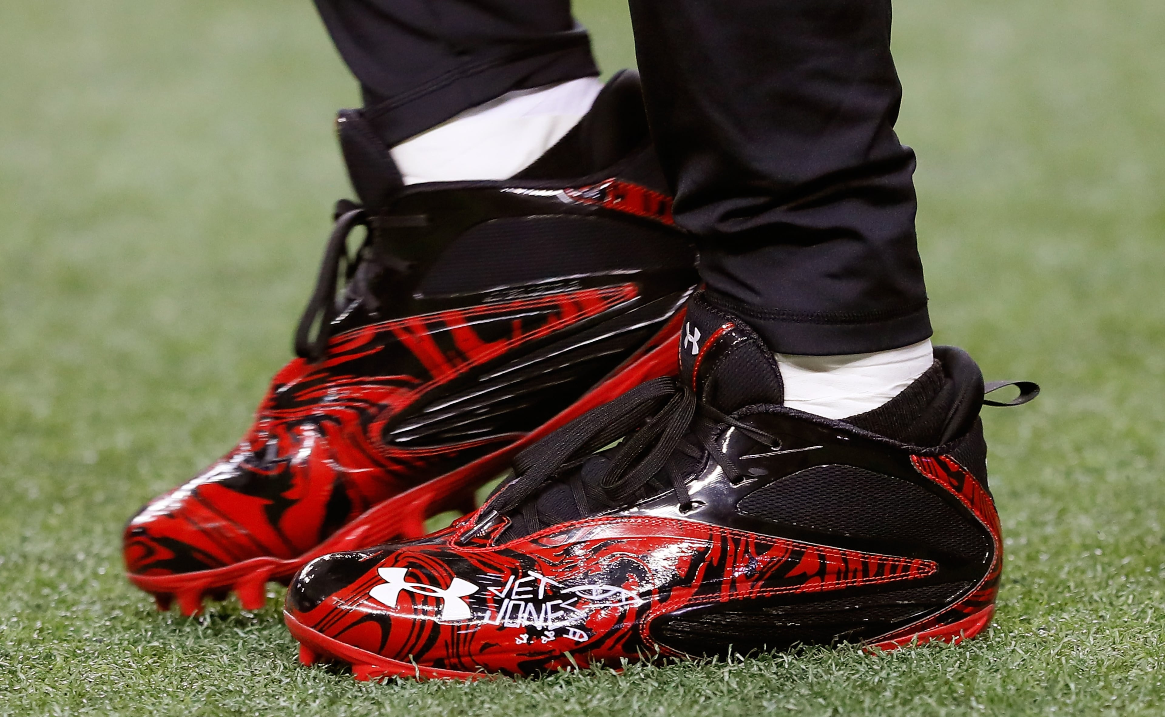 ATLANTA, GA - JANUARY 22: A detail view of Julio Jones #11 of the Atlanta Falcons' Under Armour cleats during warm ups before the NFC Championship Game against the Green Bay Packers at the Georgia Dome on January 22, 2017 in Atlanta, Georgia. (Photo by Kevin C. Cox/Getty Images)