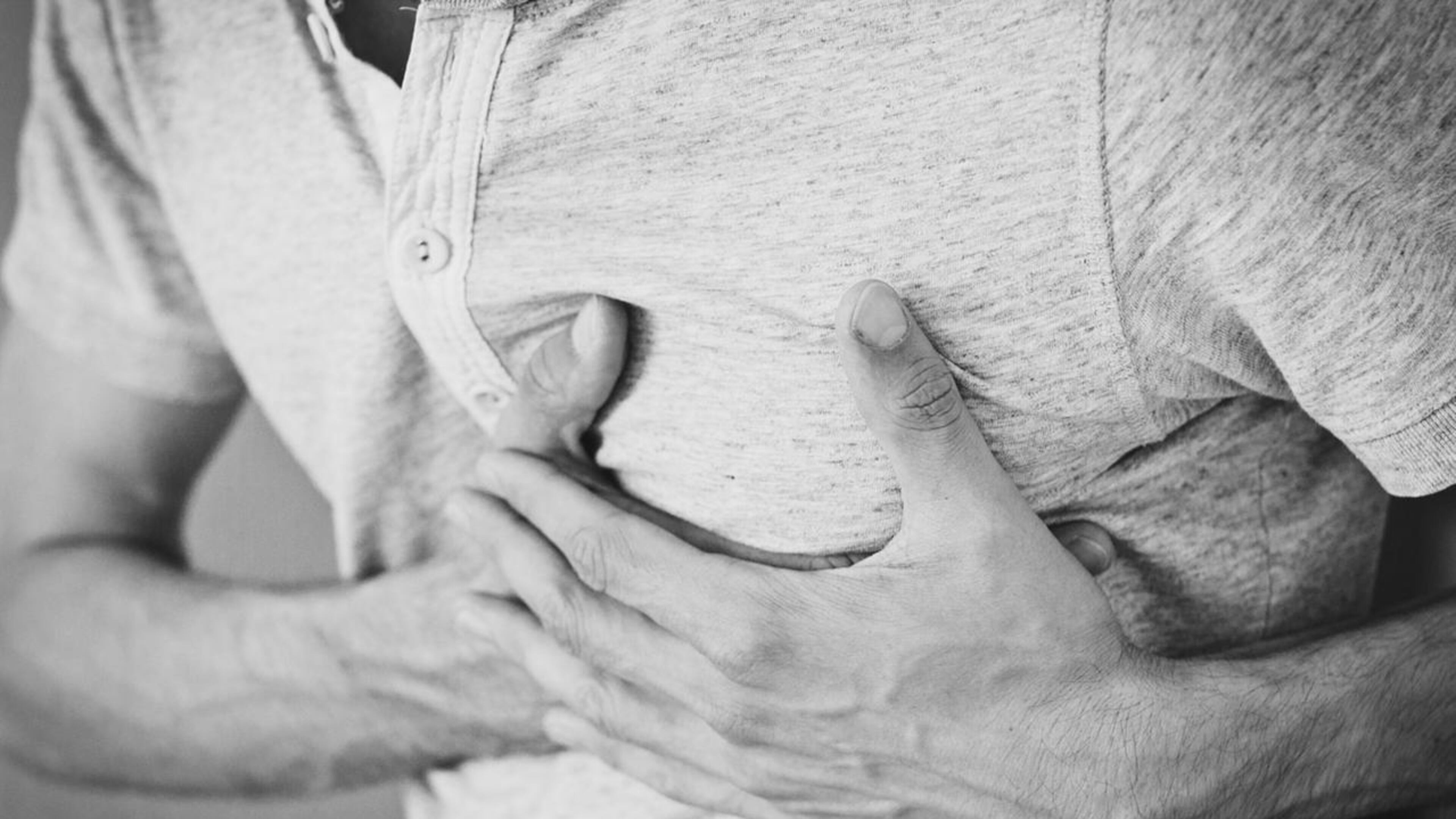 More than 920,000 Americans this year will have a heart attack, and almost half of these heart attacks will occur without prior symptoms or warning signs. That's why it's critical to know about the signs and symptoms of a heart attack.