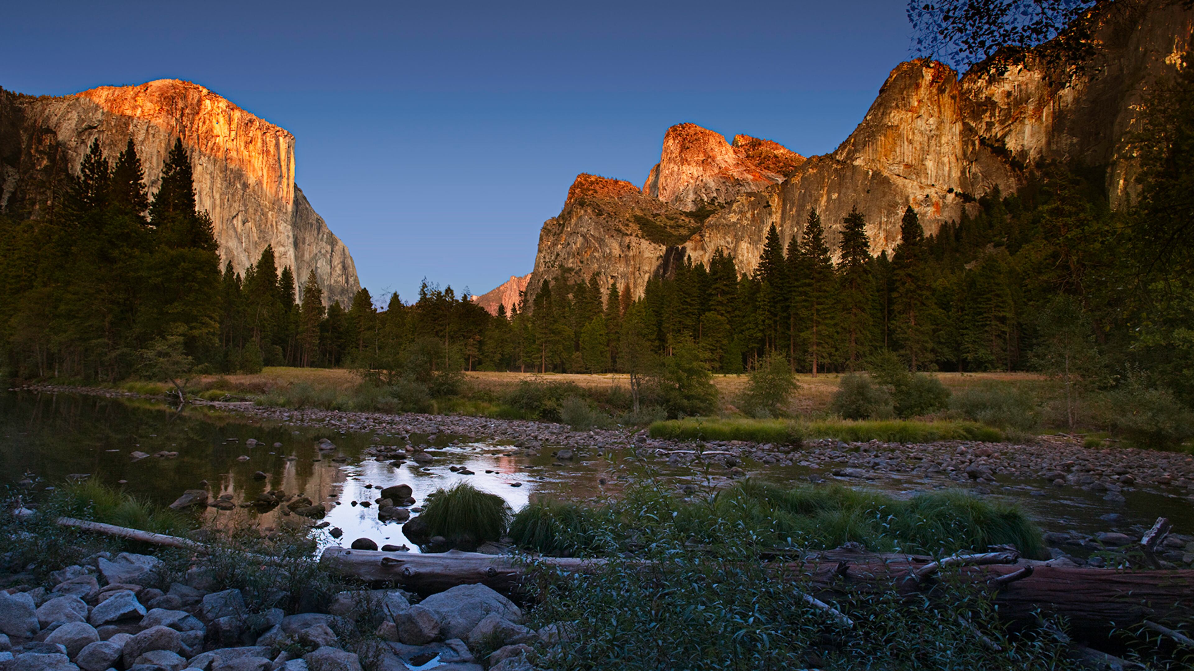 Kenny Rogers, Yosemite Valley, California, pigment print, included in the Booth Western Art Museum’s just-opened exhibition “Through the Years: Kenny Rogers’ Photographs of America.”
Courtesy of The Estate of Kenneth Ray Rogers