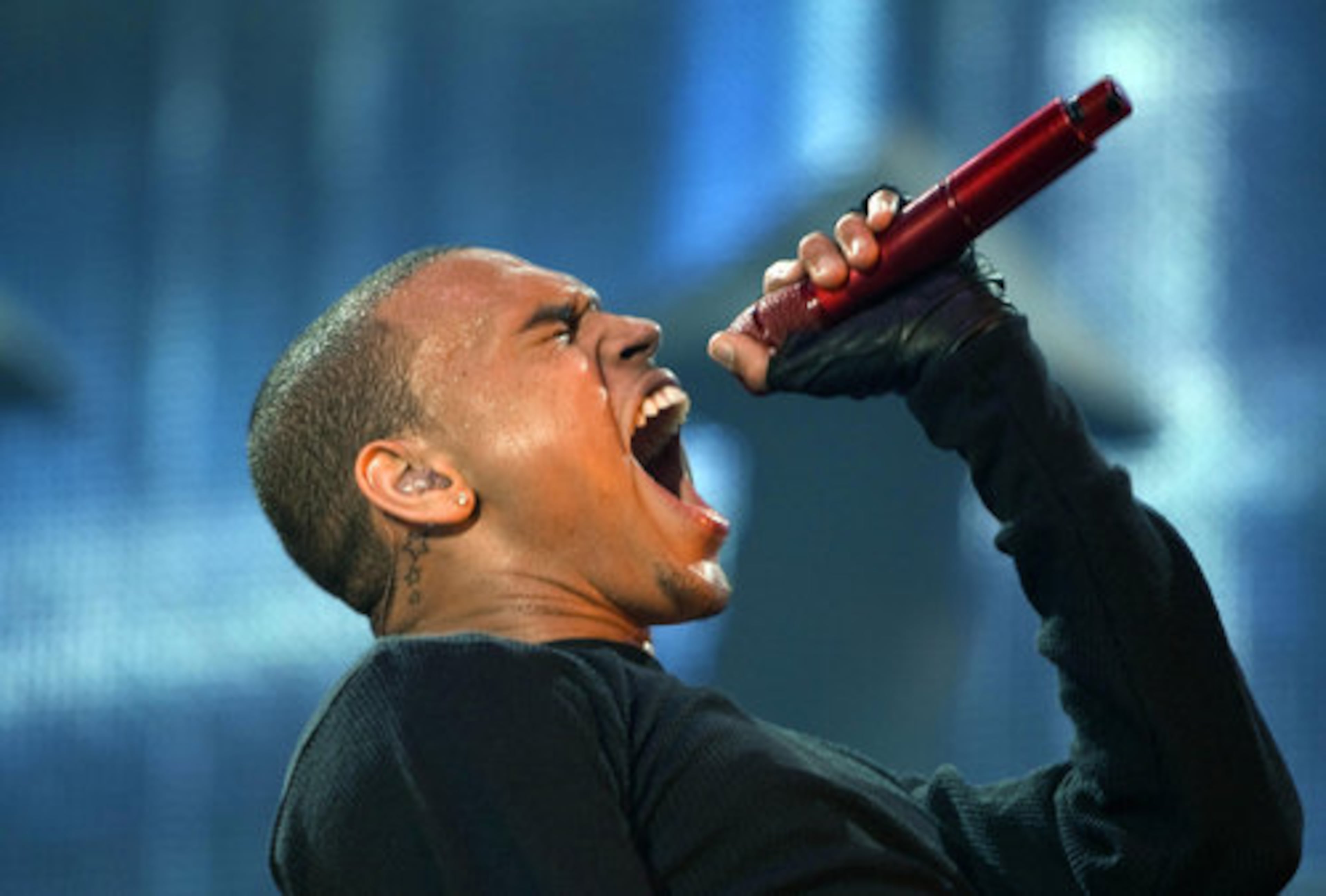 Chris Brown became famous with his single 'Run it'. He performed it during a concert in Amsterdam on January 16 of this year.