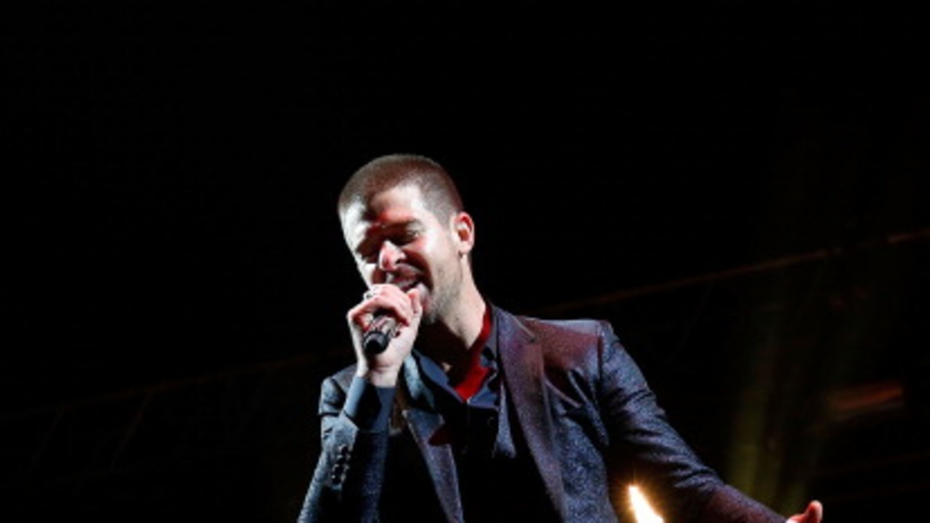 LONDON, ENGLAND - JULY 06: Robin Thicke performs on stage at Wireless Festival at Finsbury Park on July 6, 2014 in London, United Kingdom. (Photo by Tim P. Whitby/Getty Images) Robin Thicke will be one of several performers at Steve Harvey's 2014 Neighborhood Awards held in Atlanta the weekend of August 7-10. CREDIT: Getty Images