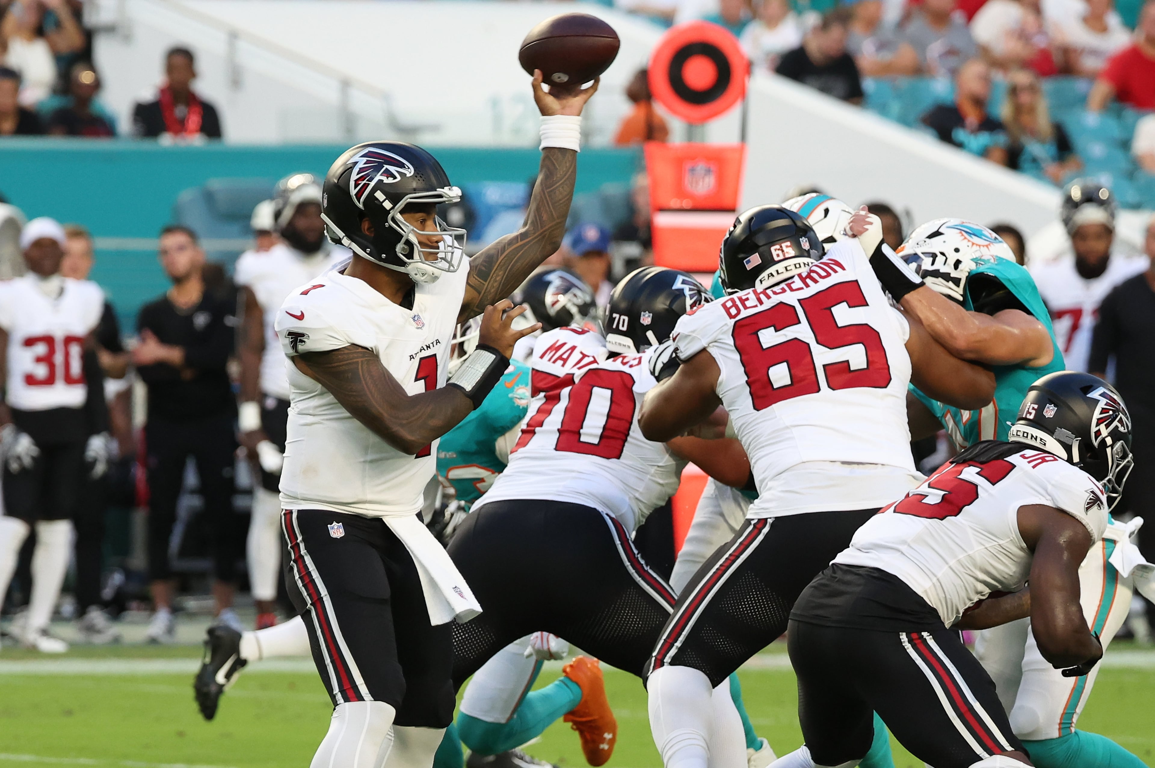 Falcons Dolphins Football