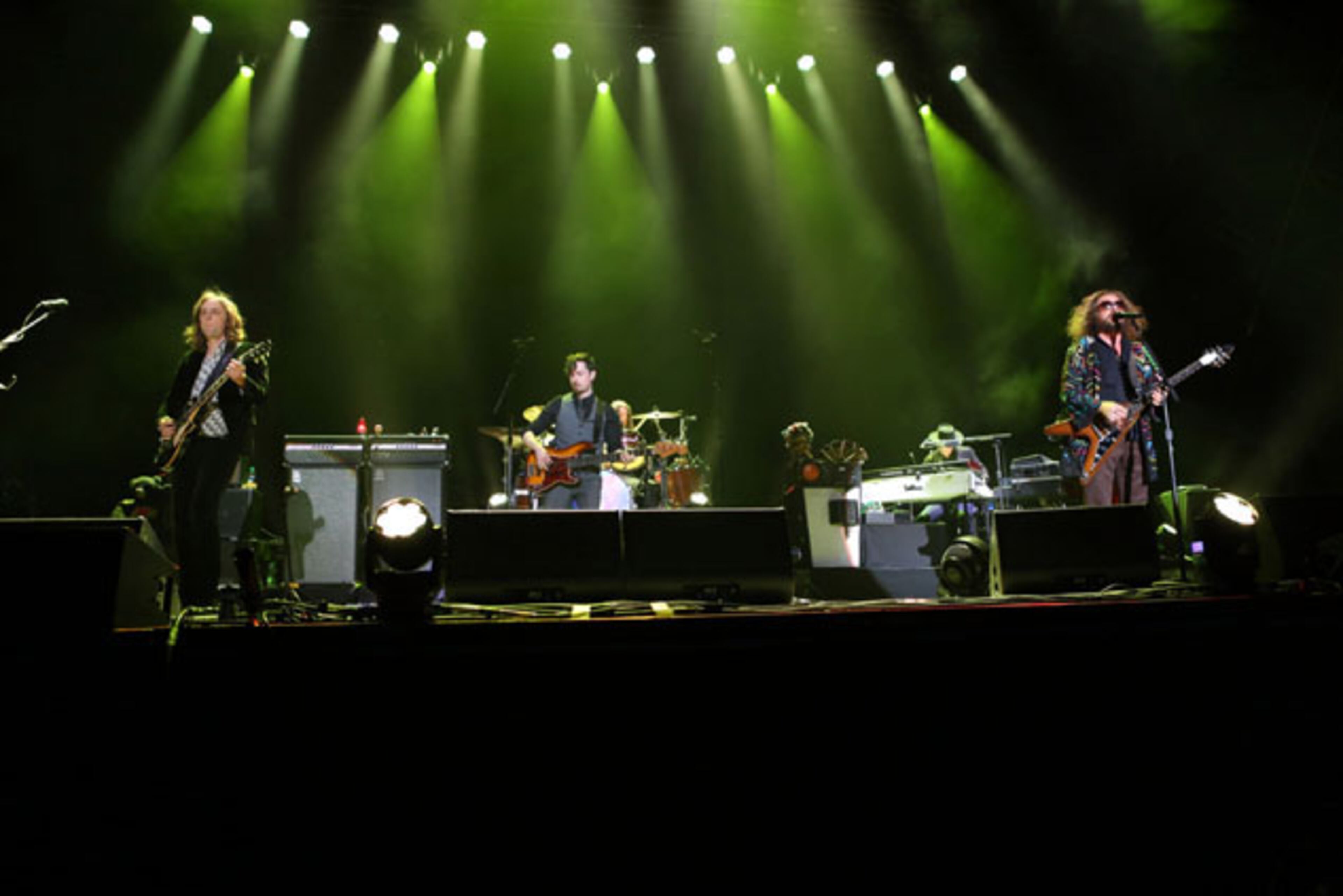 My Morning Jacket perform. The fourth annual Shaky Knees Music Fest took over Centennial Olympic Park for three days of music offerings on four stages. Day Two was another beautiful day; Saturday, May 14, 2016, featured My Morning Jacket, Walk the Moon, The Decemberists, Huey Lewis & the News, Foals, The Dear Hunter and many more artists. Robb Cohen Photography & Video /www.RobbsPhotos.com