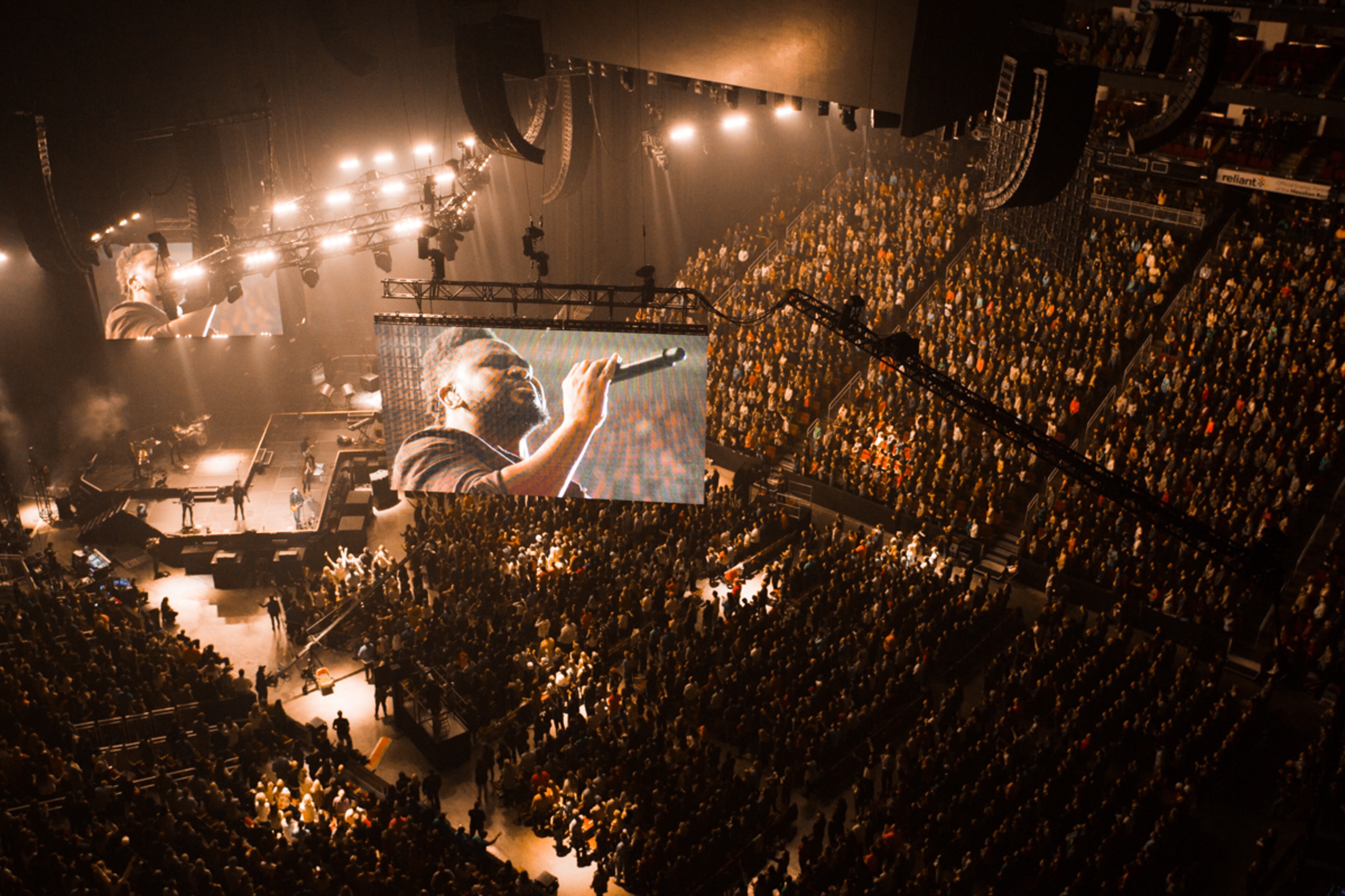 A crowd shot while Matt Redman’s band performs at the Toyota Center in Houston. It was one of three venues for Passion 2016. the other two, both in metro Atlanta, were Philips Arena and the Infinite Energy Center in Duluth (formerly known as the Gwinnett Arena). Photo: Andrew Shepherd