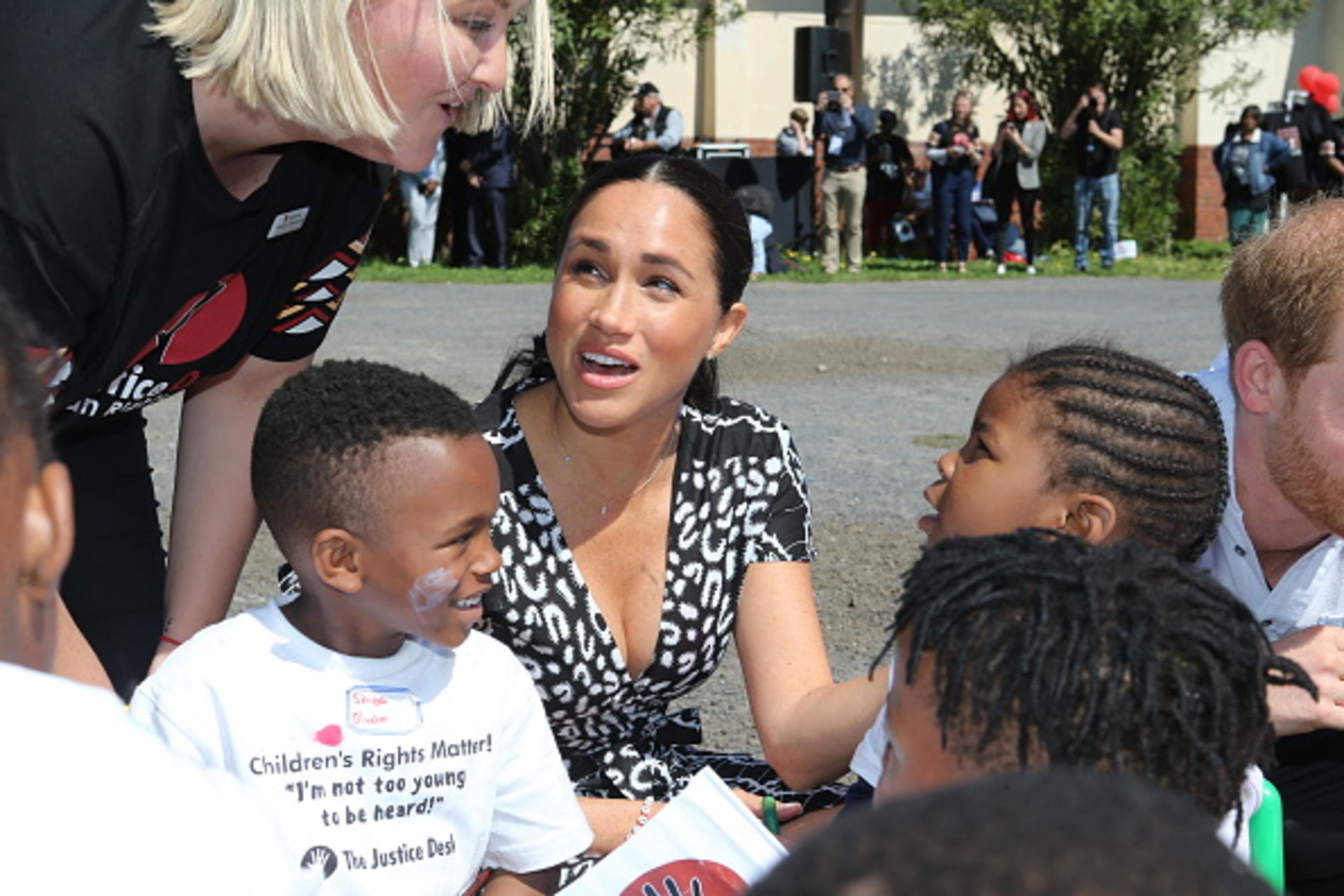 CAPE TOWN, SOUTH AFRICA - SEPTEMBER 23: Meghan, Duchess of Sussex meets wellwishers during a visit to The Justice Desk on September 30, 2019 in Cape Town, South Africa. The Justice Desk initiative teaches children about their rights and provides self-defence classes and female empowerment training to young girls in the community. (Photo by Ian Vogler - Pool/Getty Images)